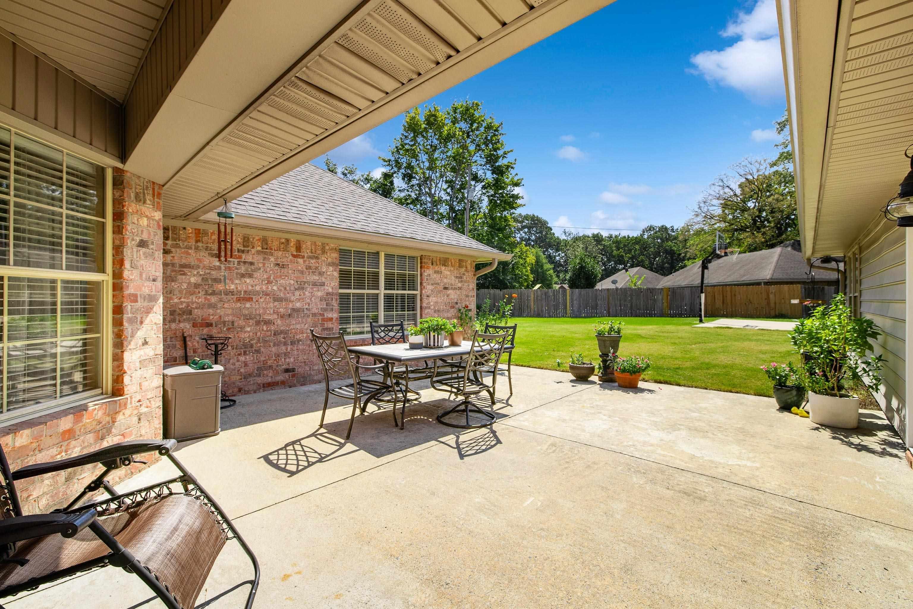 1045 Cambridge  Benton, AR