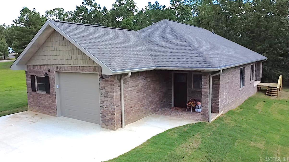 104 Red Oak  Mena, AR