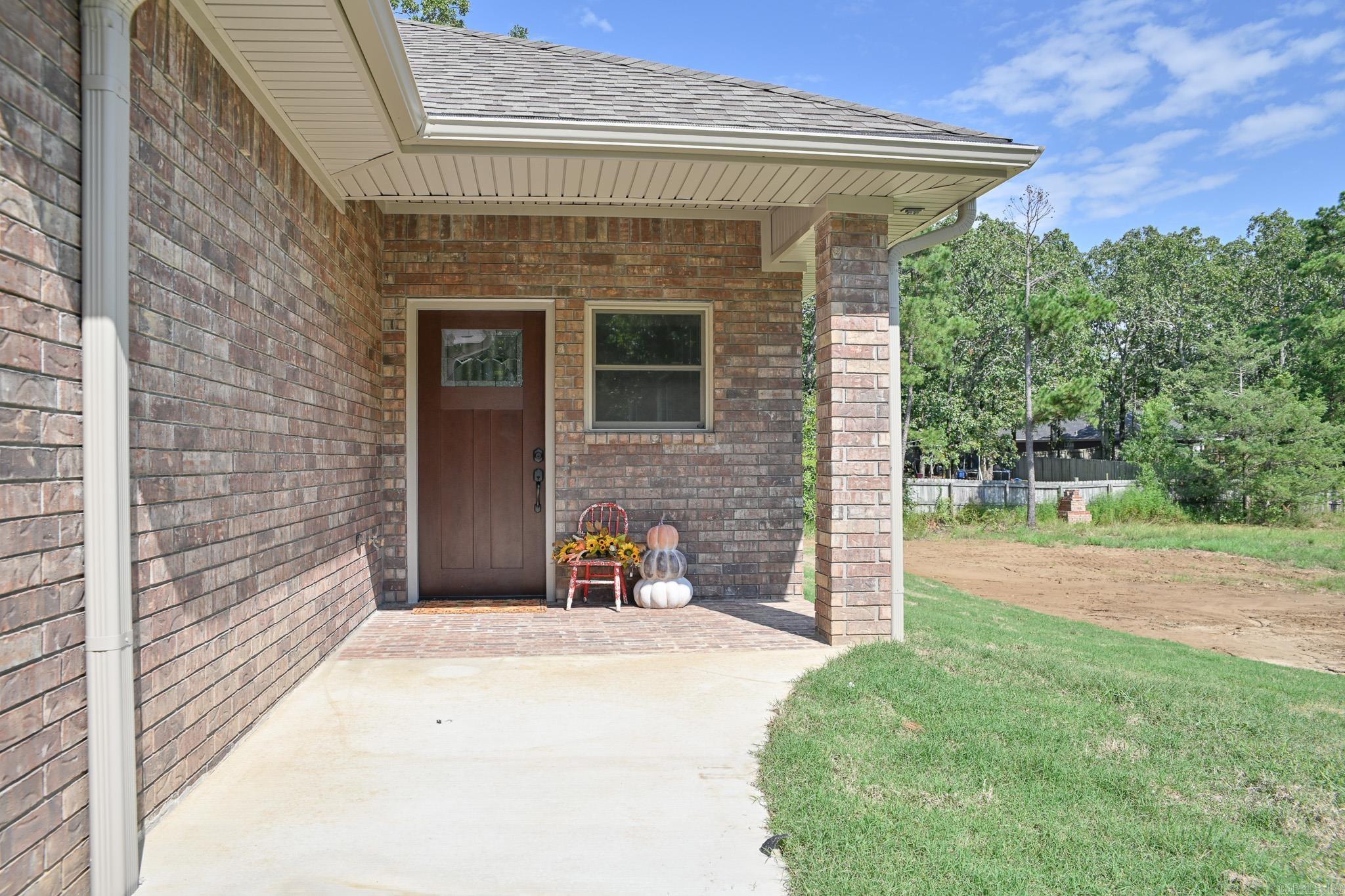 104 Red Oak  Mena, AR