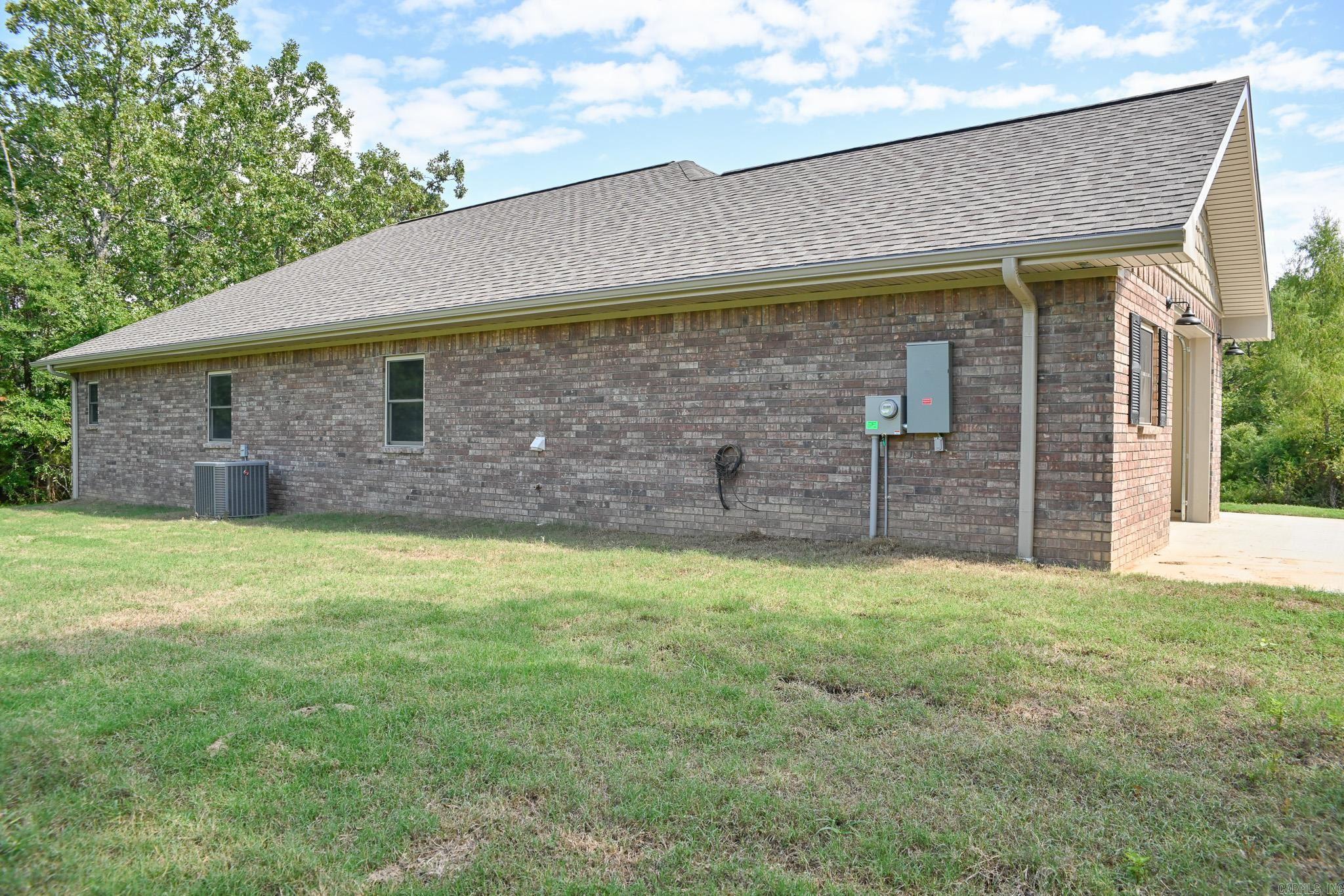 104 Red Oak  Mena, AR