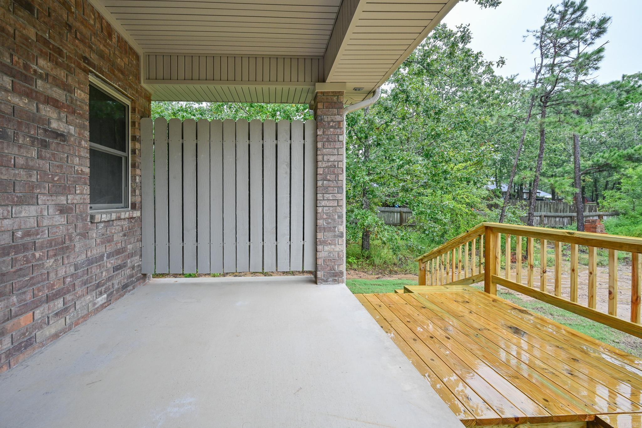 104 Red Oak  Mena, AR