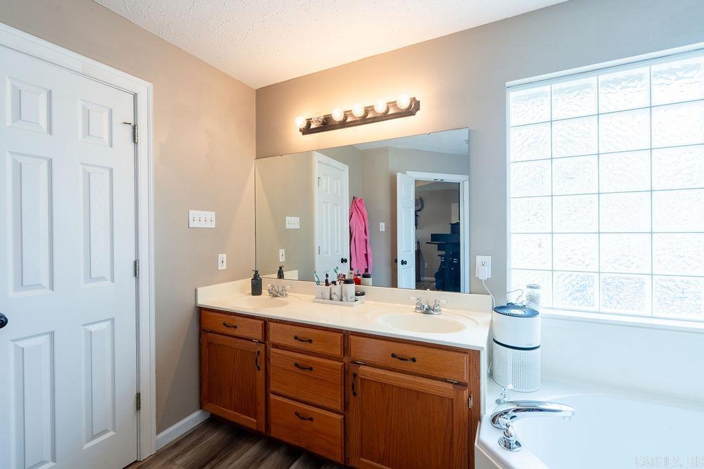 38 Linda  Greenbrier, AR