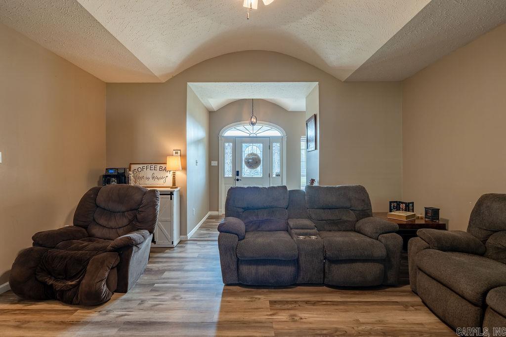 38 Linda  Greenbrier, AR