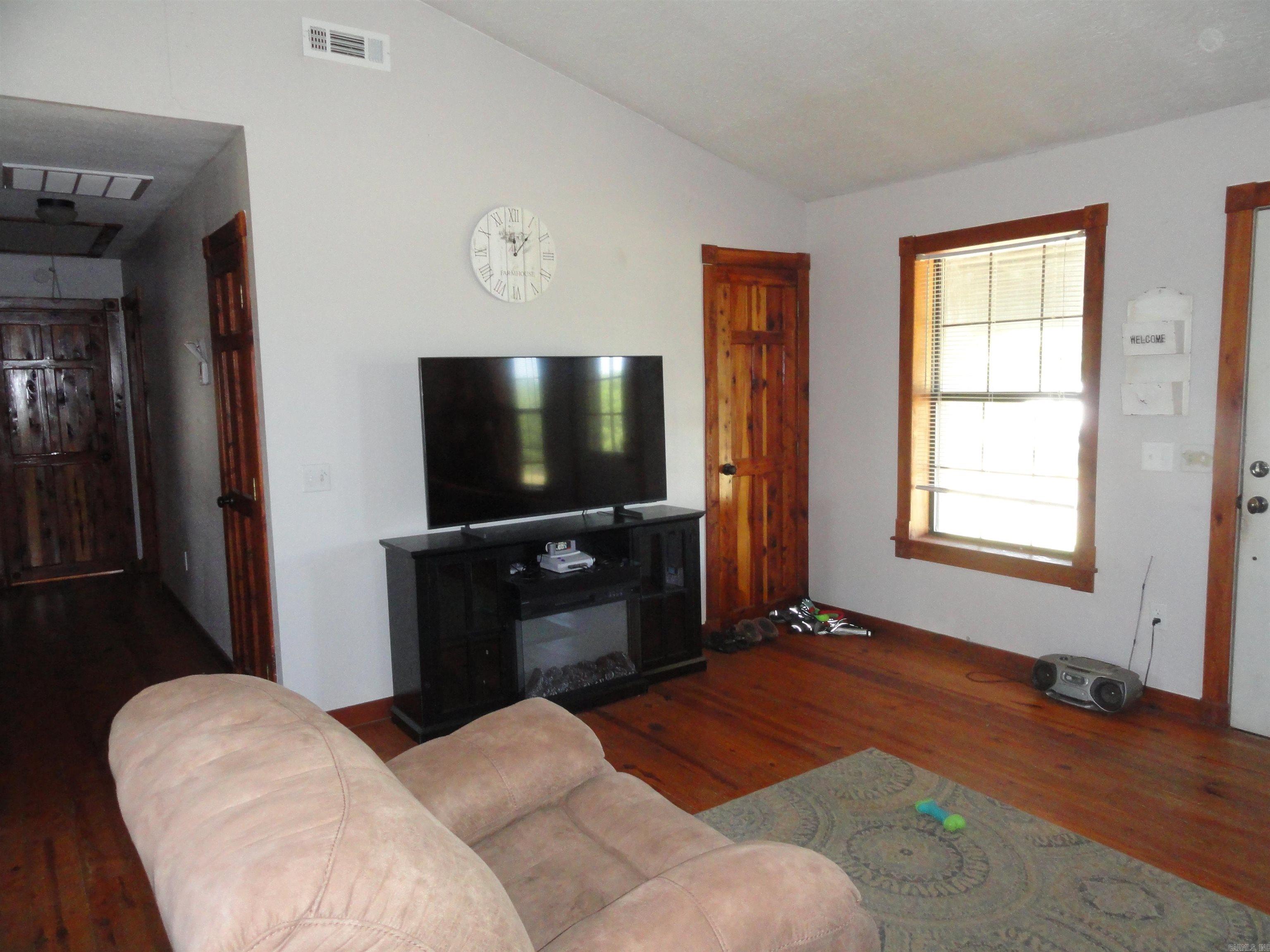 878 Harry Brown  Leslie, AR