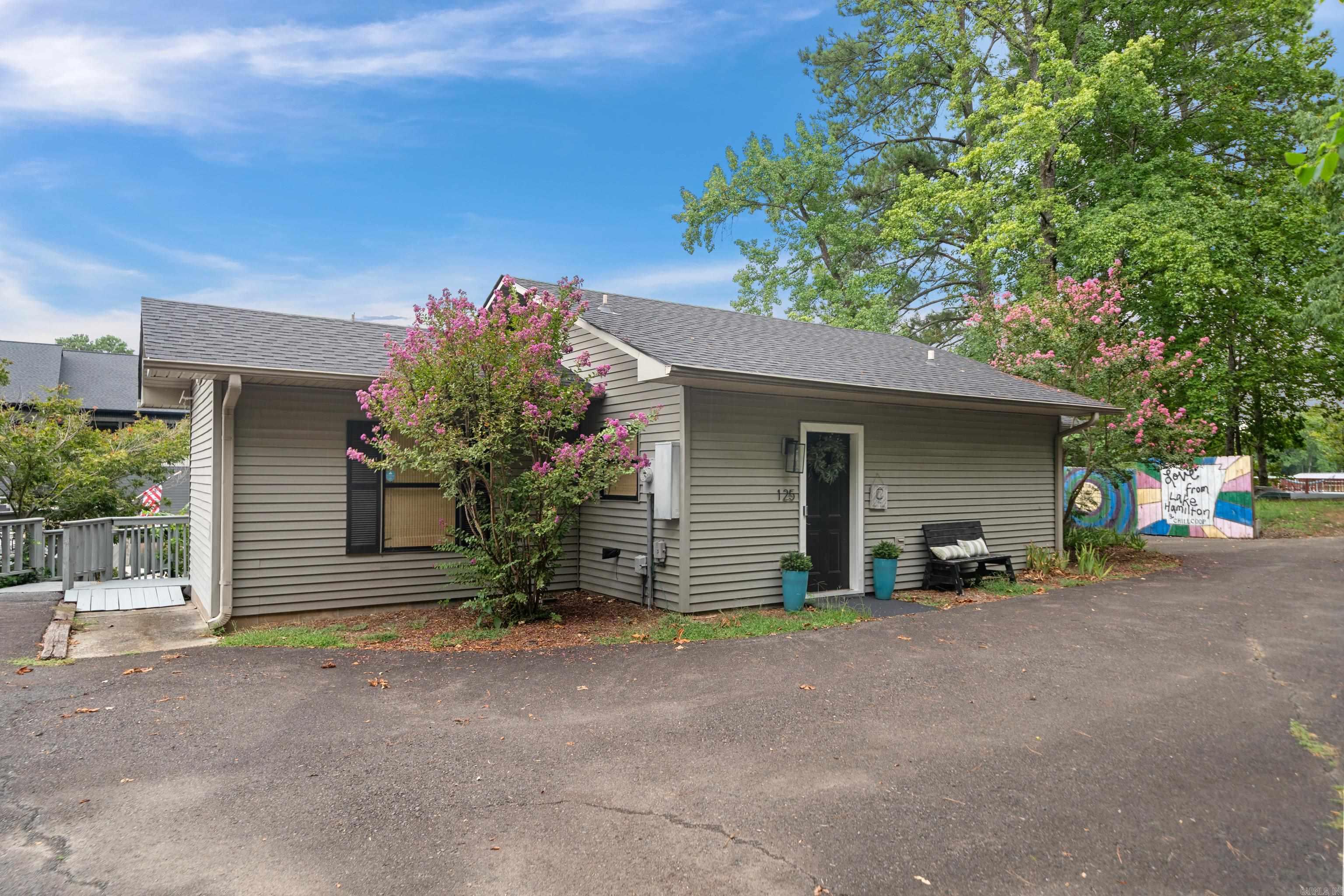125 Lee's  Hot Springs, AR