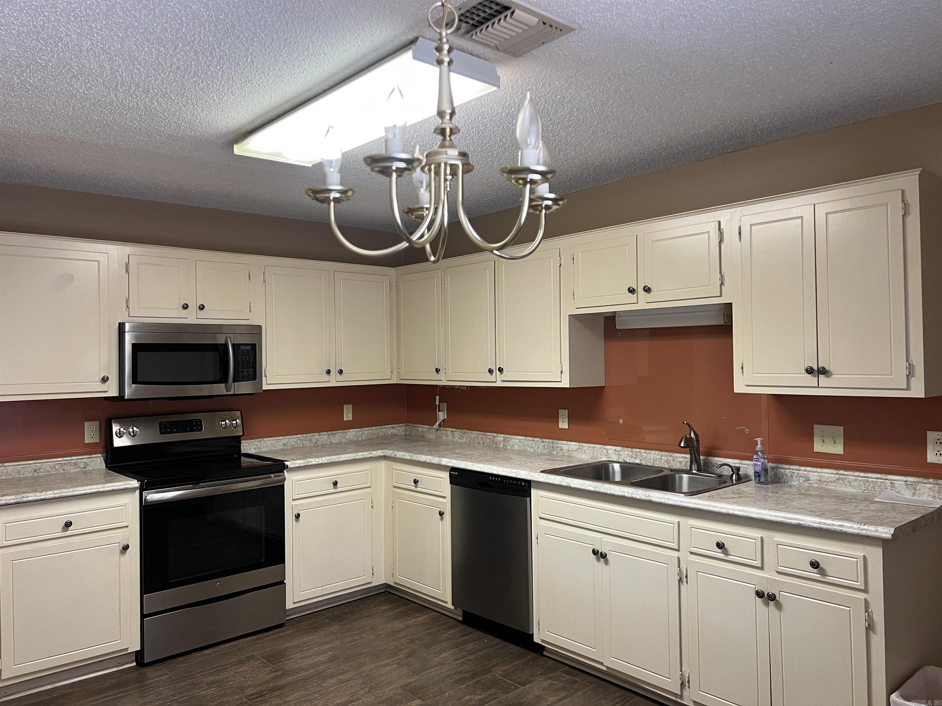 11 Summerset Place  Pine Bluff, AR