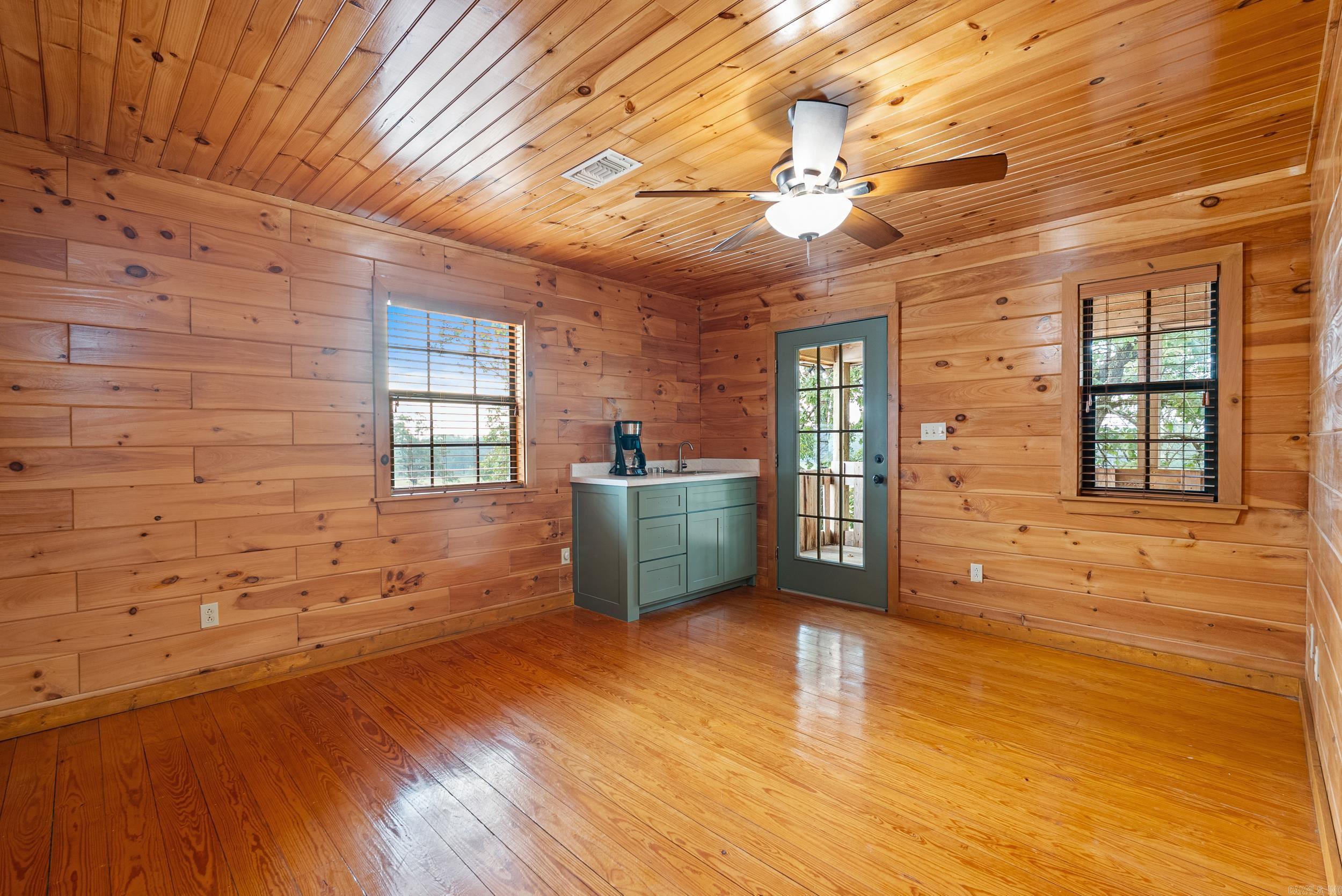 203 Marcus Hill  Enola, AR