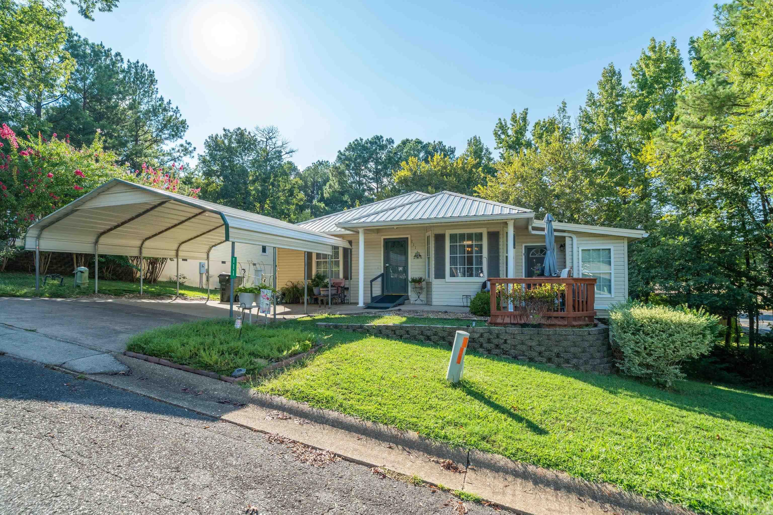 111 Latricia Hot Springs, AR 71913