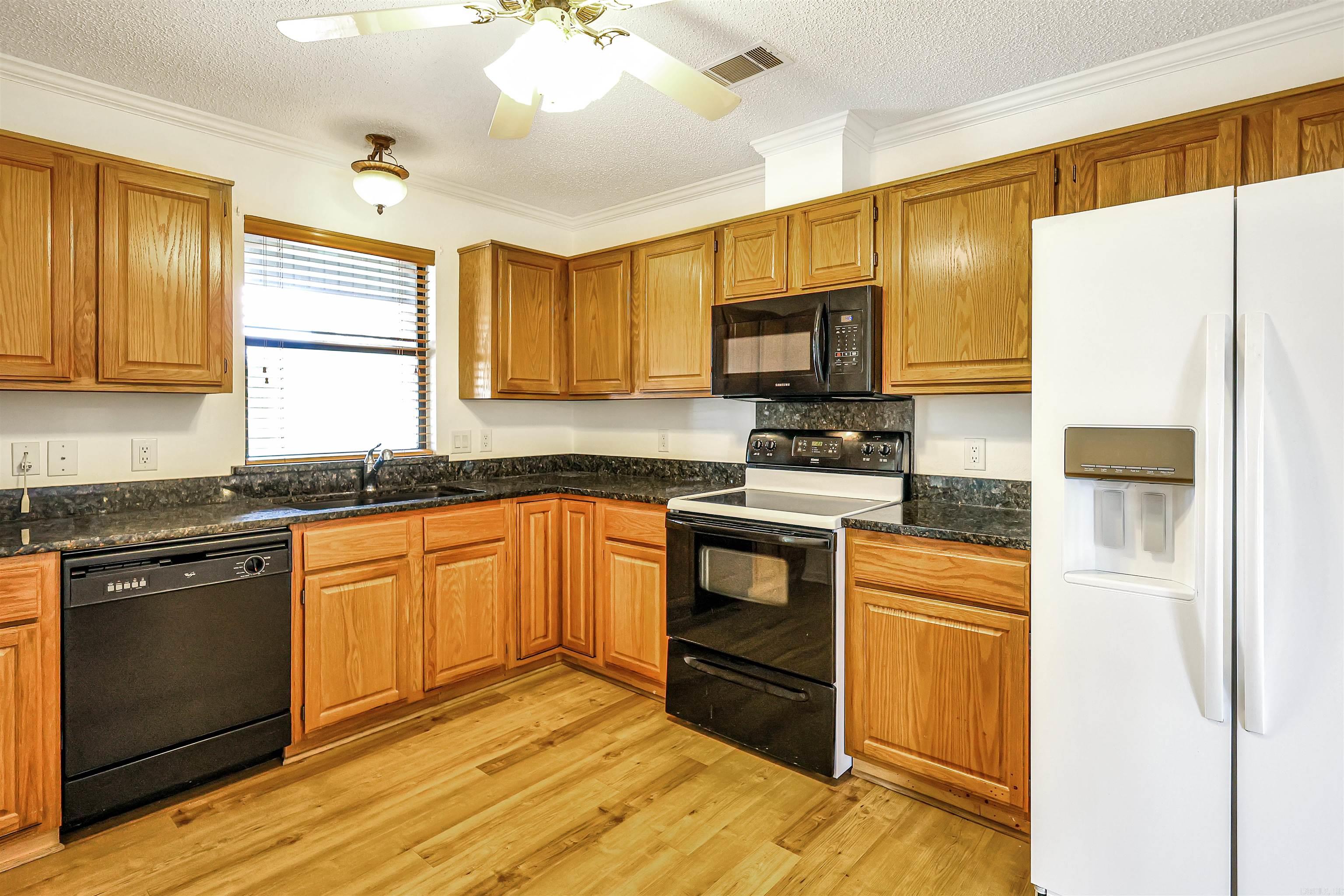 124 CORPORATE  Hot Springs, AR