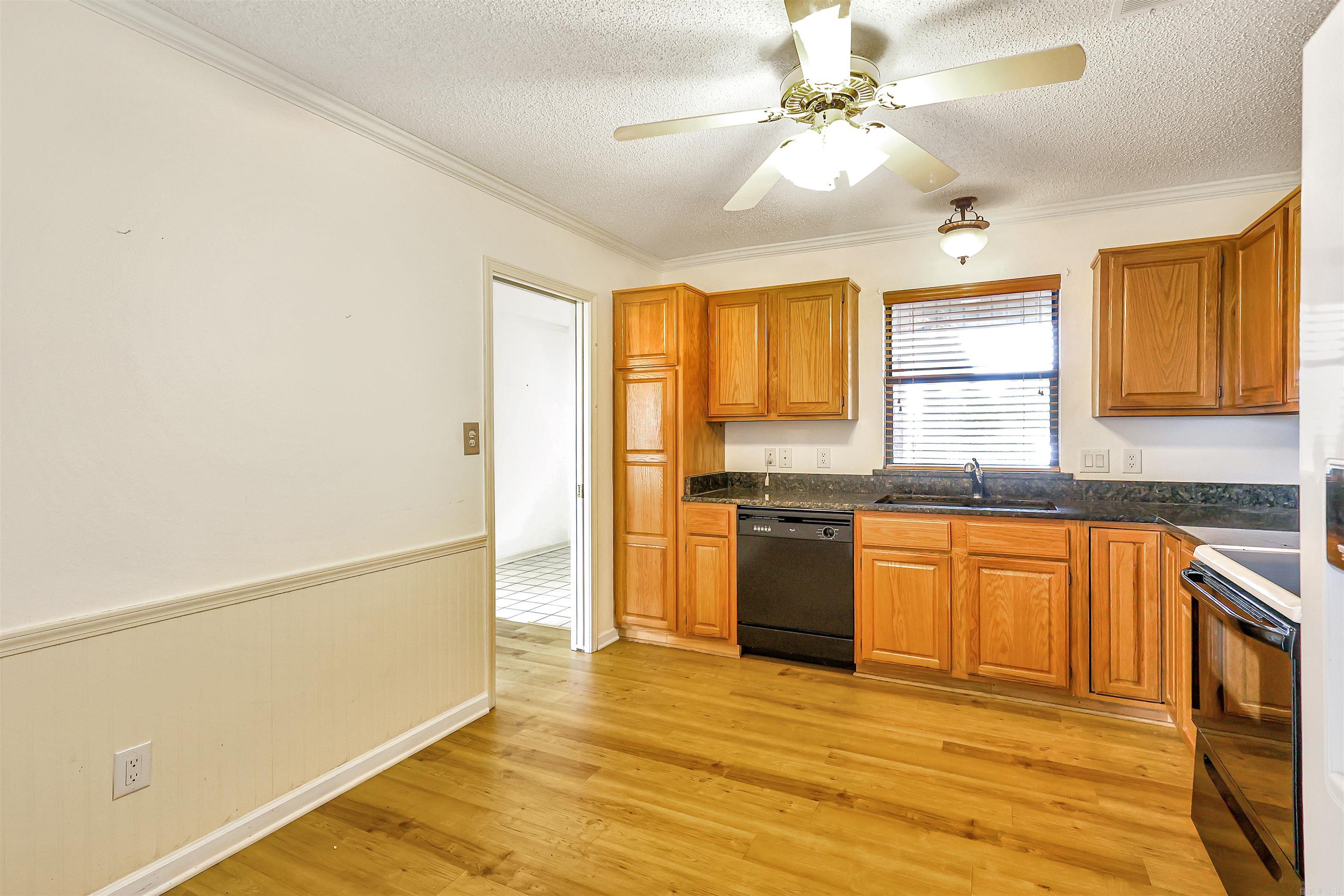 124 CORPORATE  Hot Springs, AR