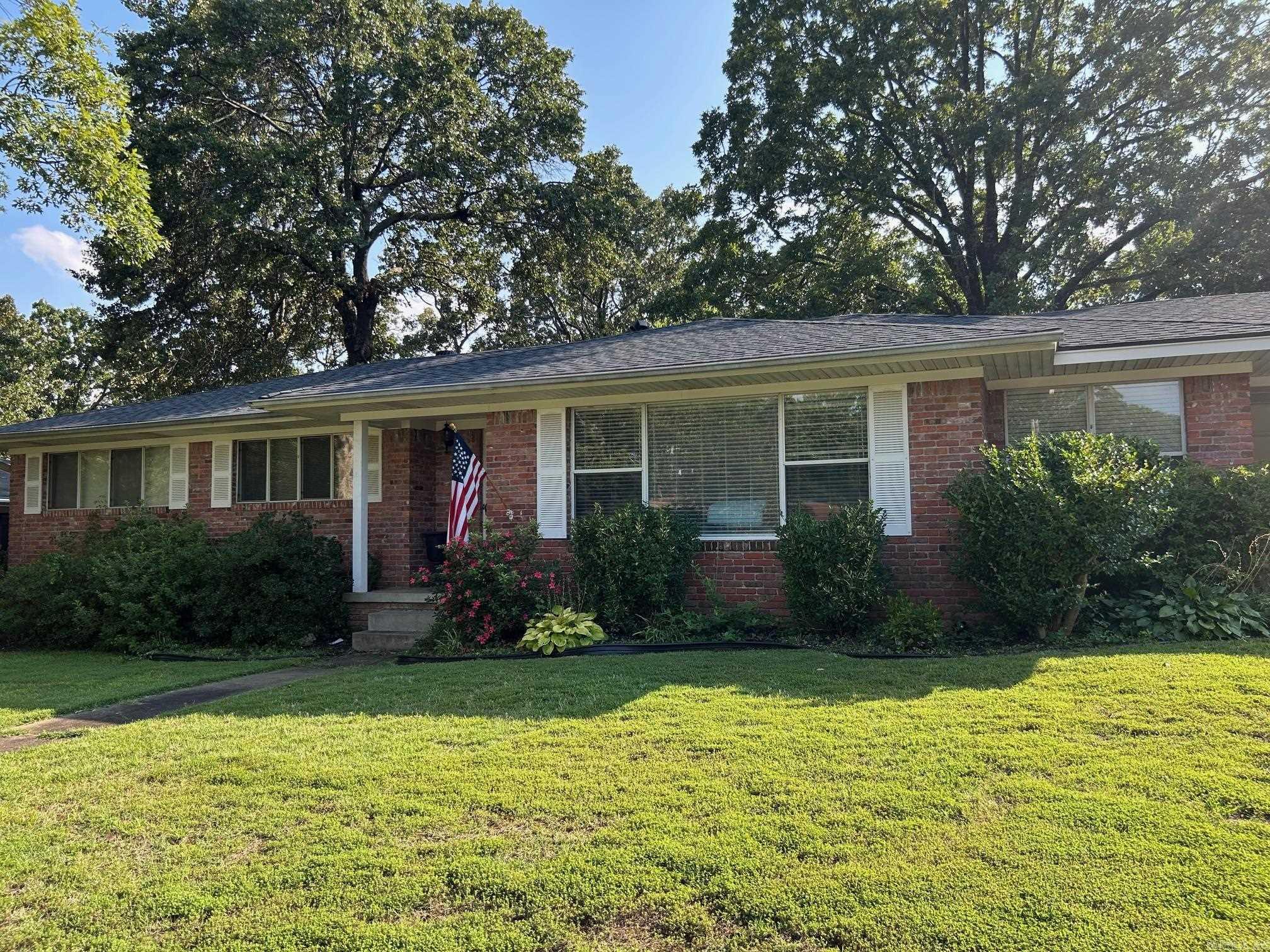 1500 Crestwood  North Little Rock, AR