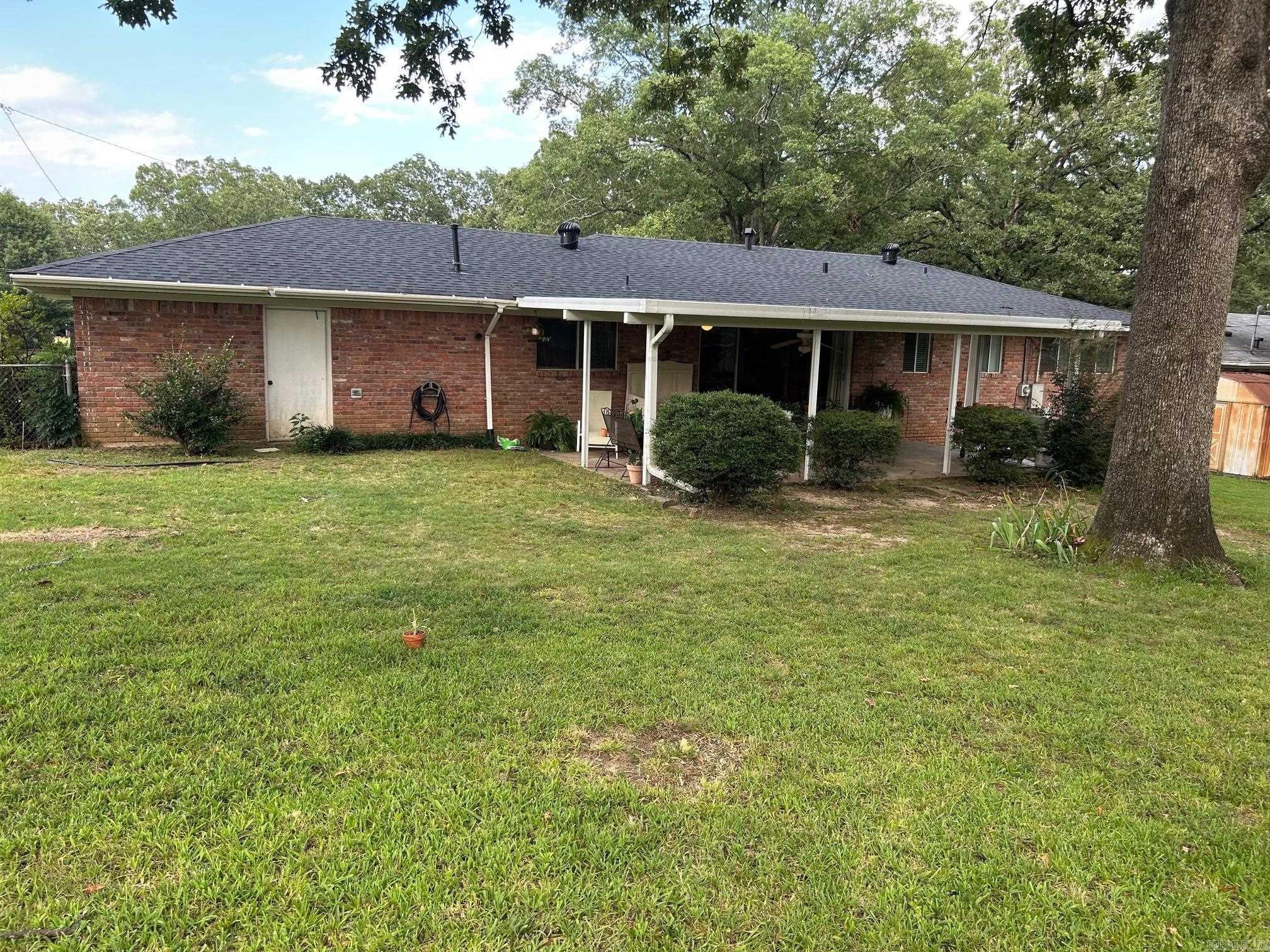 1500 Crestwood  North Little Rock, AR
