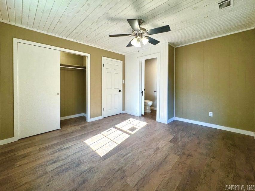 875 Gravel  Newark, AR