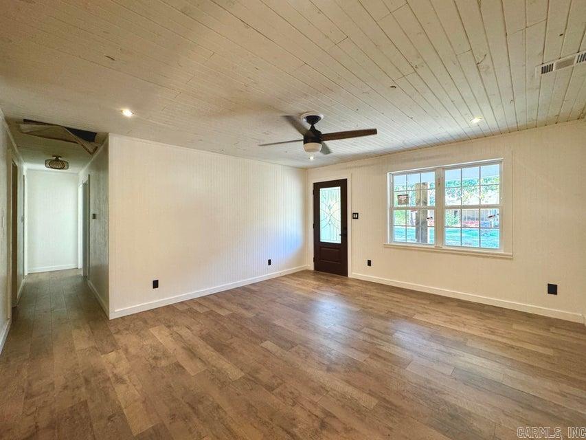 875 Gravel  Newark, AR