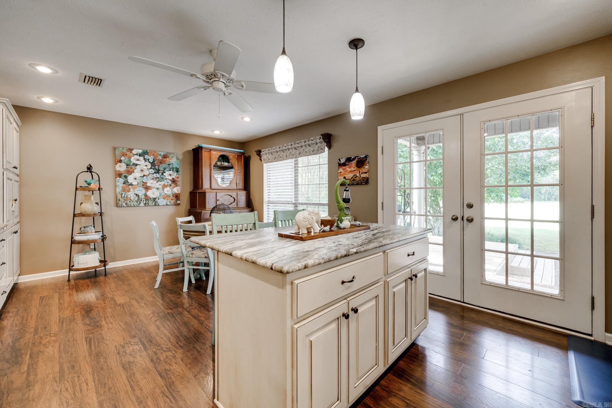 12 Gingerbread  Conway, AR