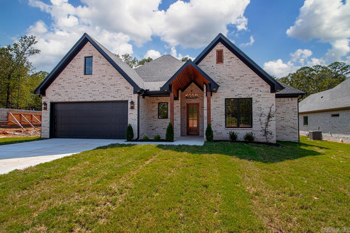 597 Valley Oak Drive  Sherwood, AR