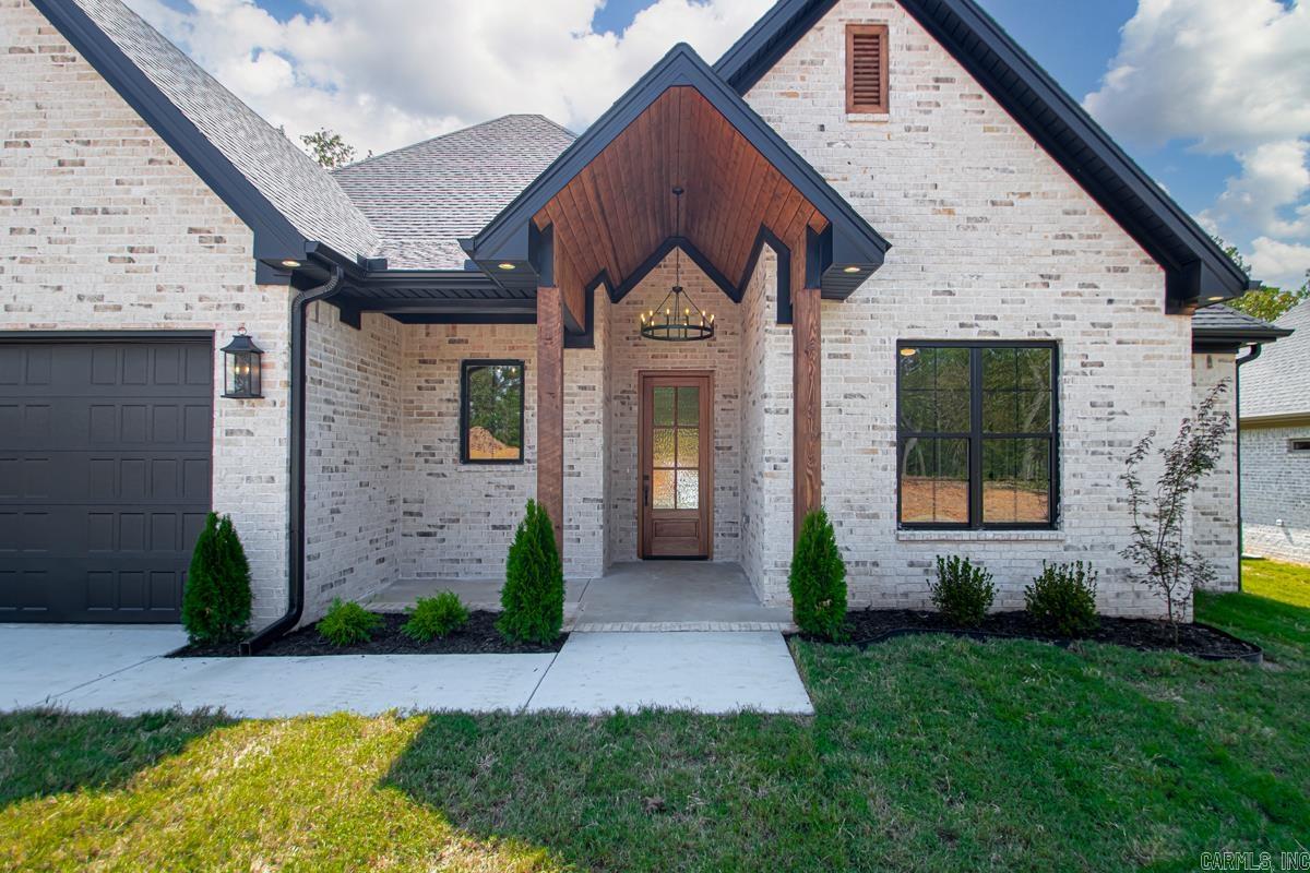 597 Valley Oak Drive  Sherwood, AR
