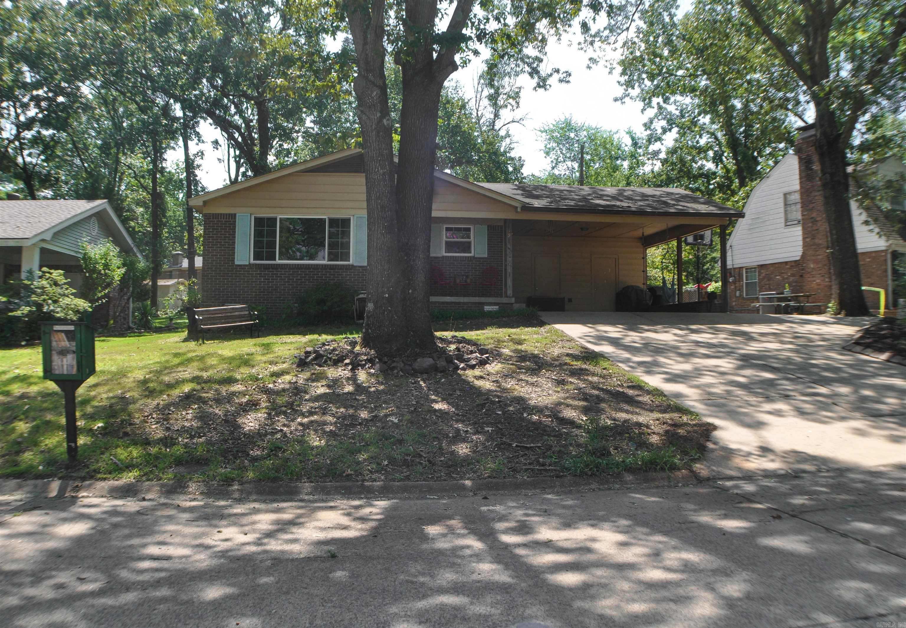 15 Tomahawk  Little Rock, AR