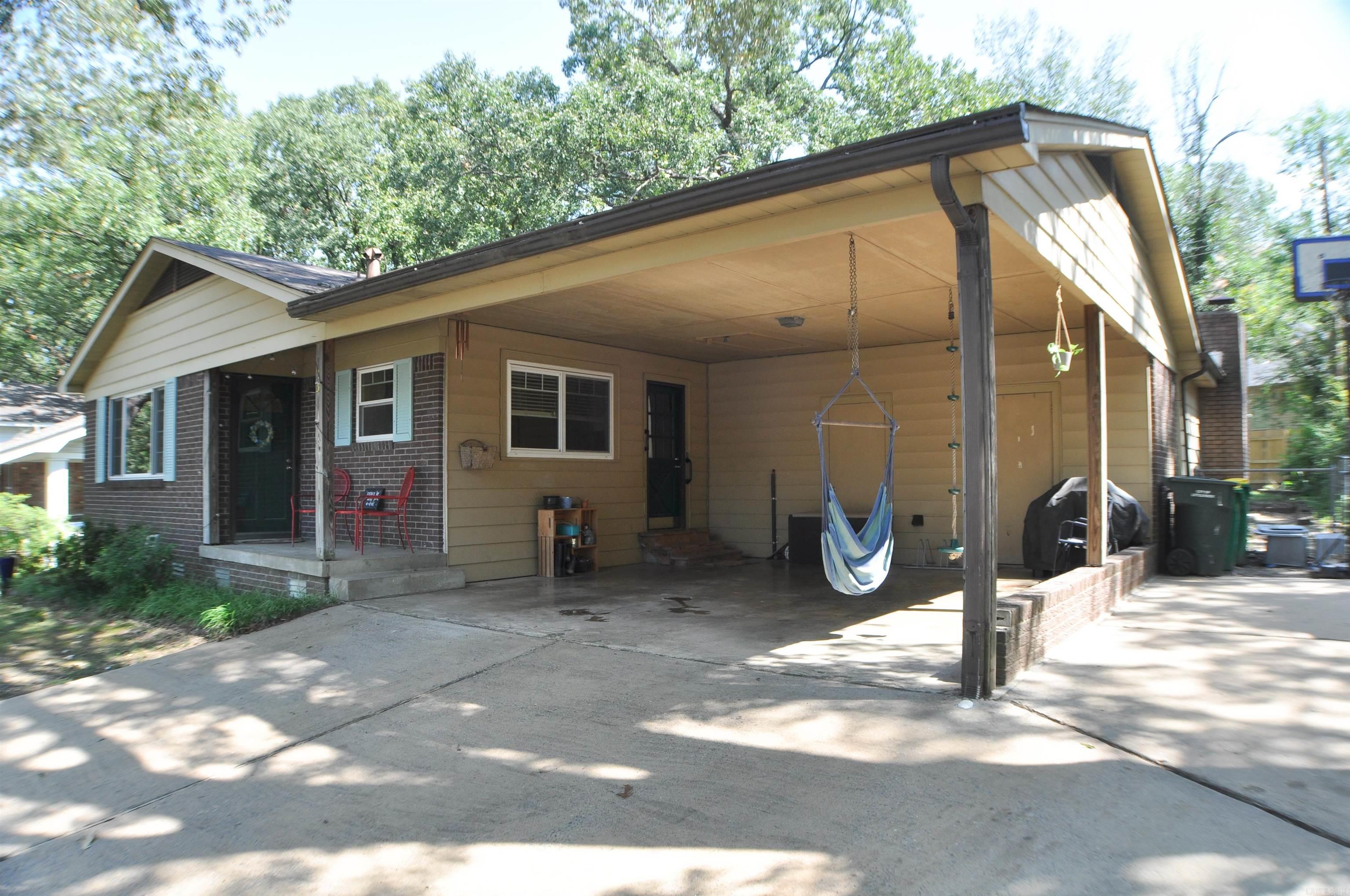 15 Tomahawk  Little Rock, AR