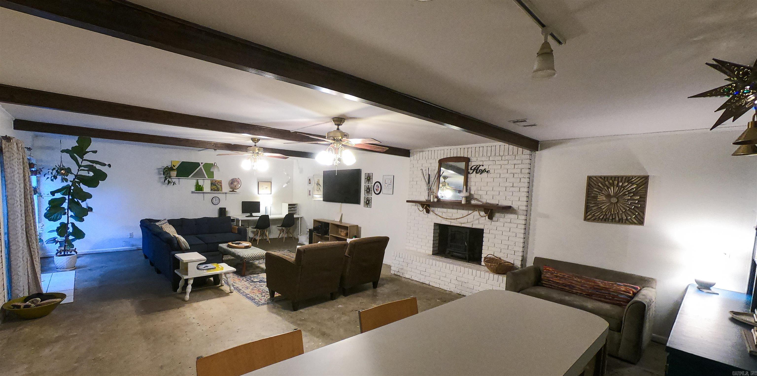 15 Tomahawk  Little Rock, AR