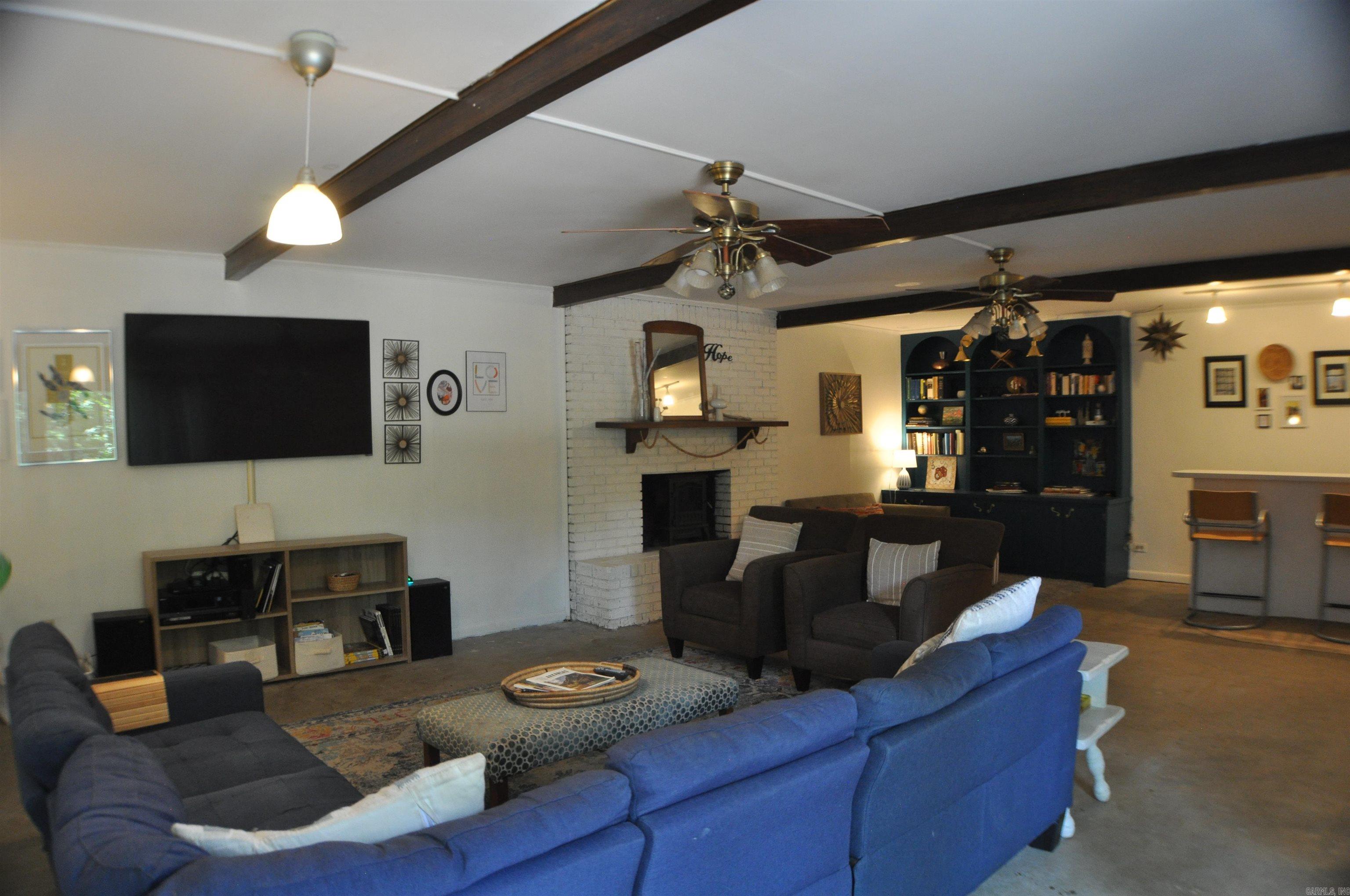 15 Tomahawk  Little Rock, AR