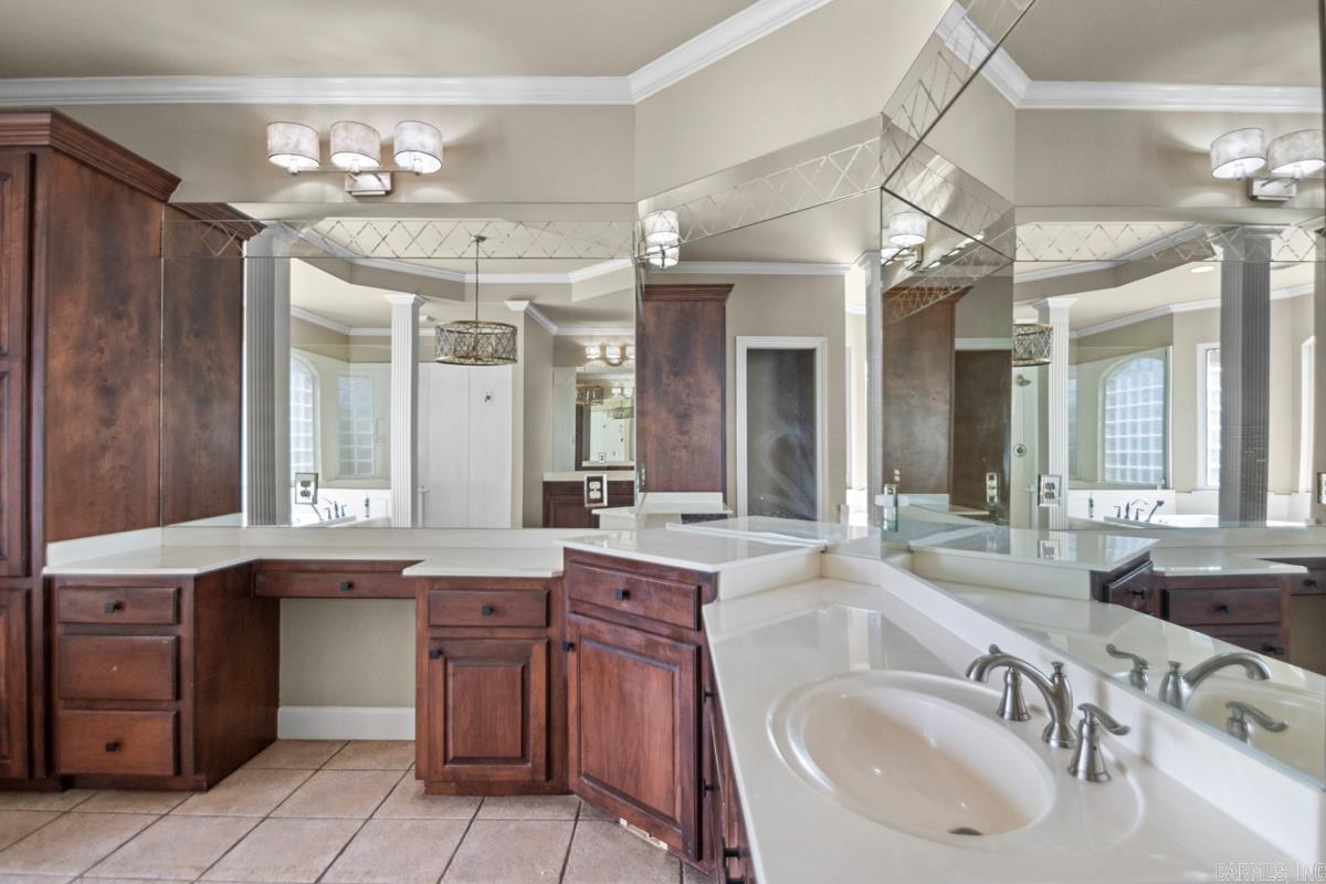 5006 Colonial  Benton, AR