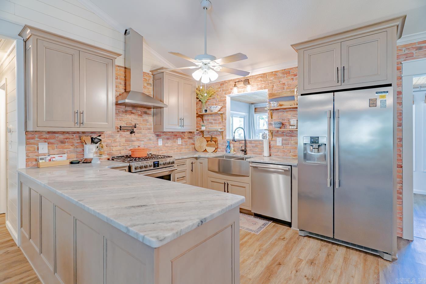 244 E Lakeshore  Cherokee Village, AR