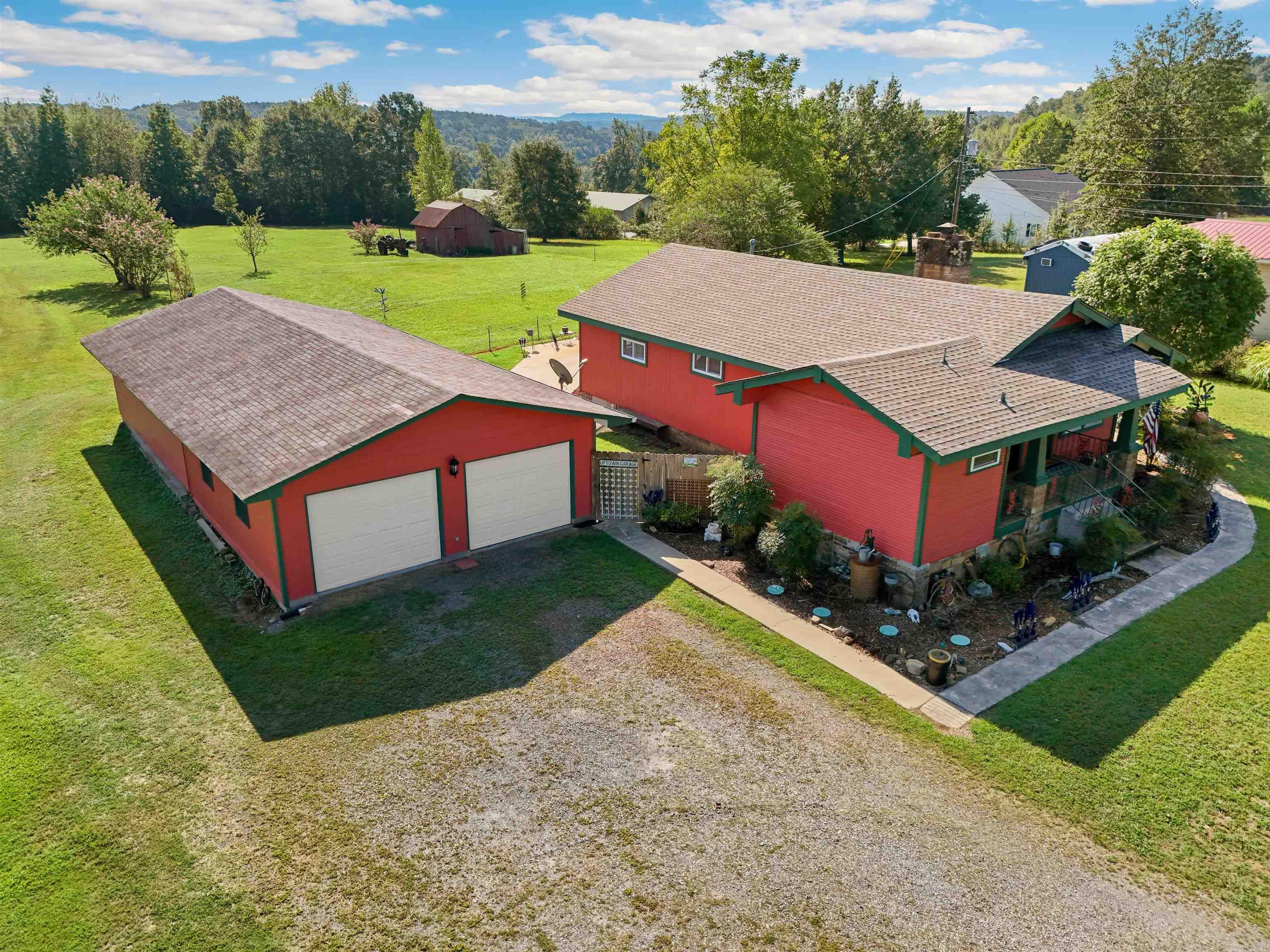 871 S 65  Clinton, AR