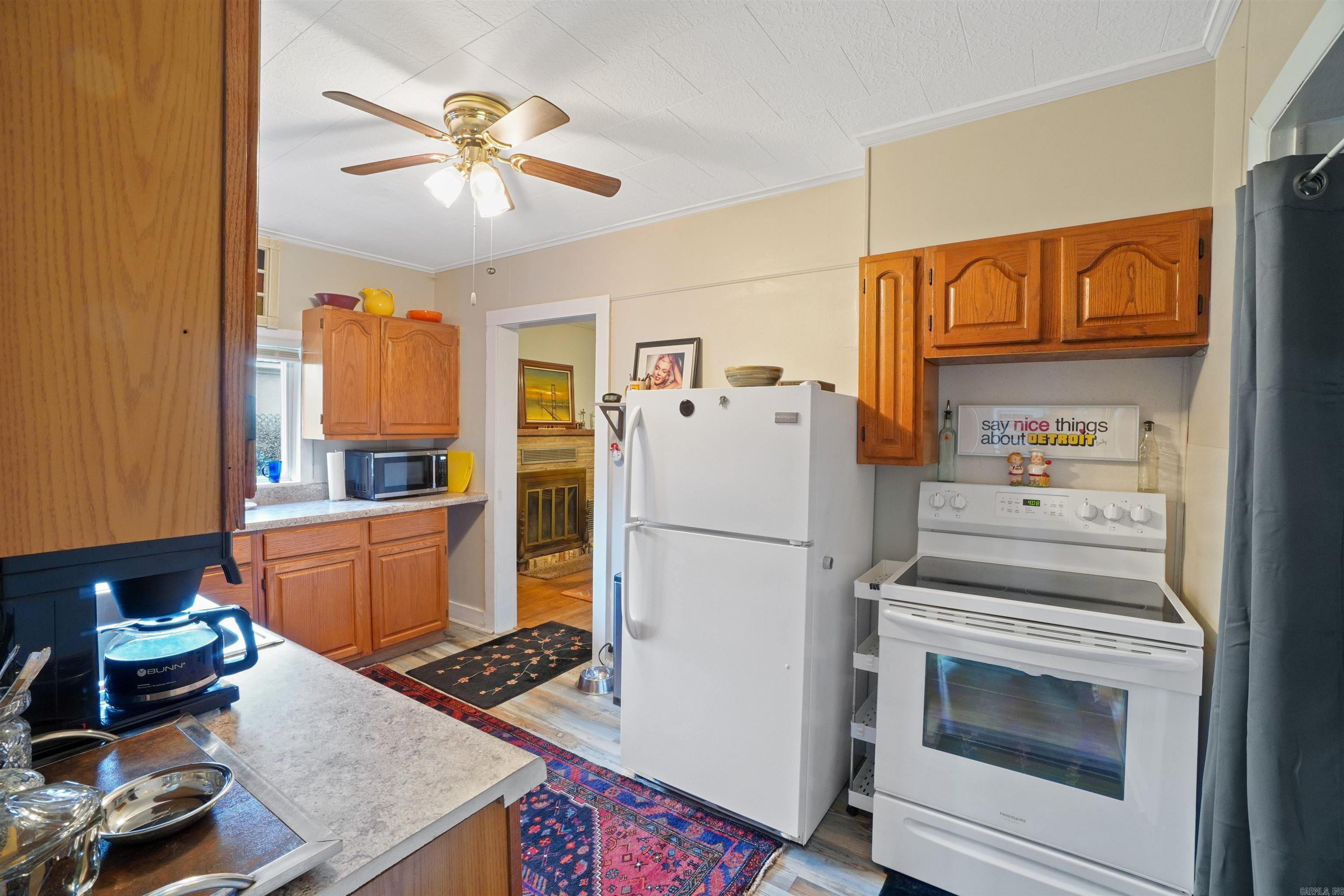 871 S 65  Clinton, AR