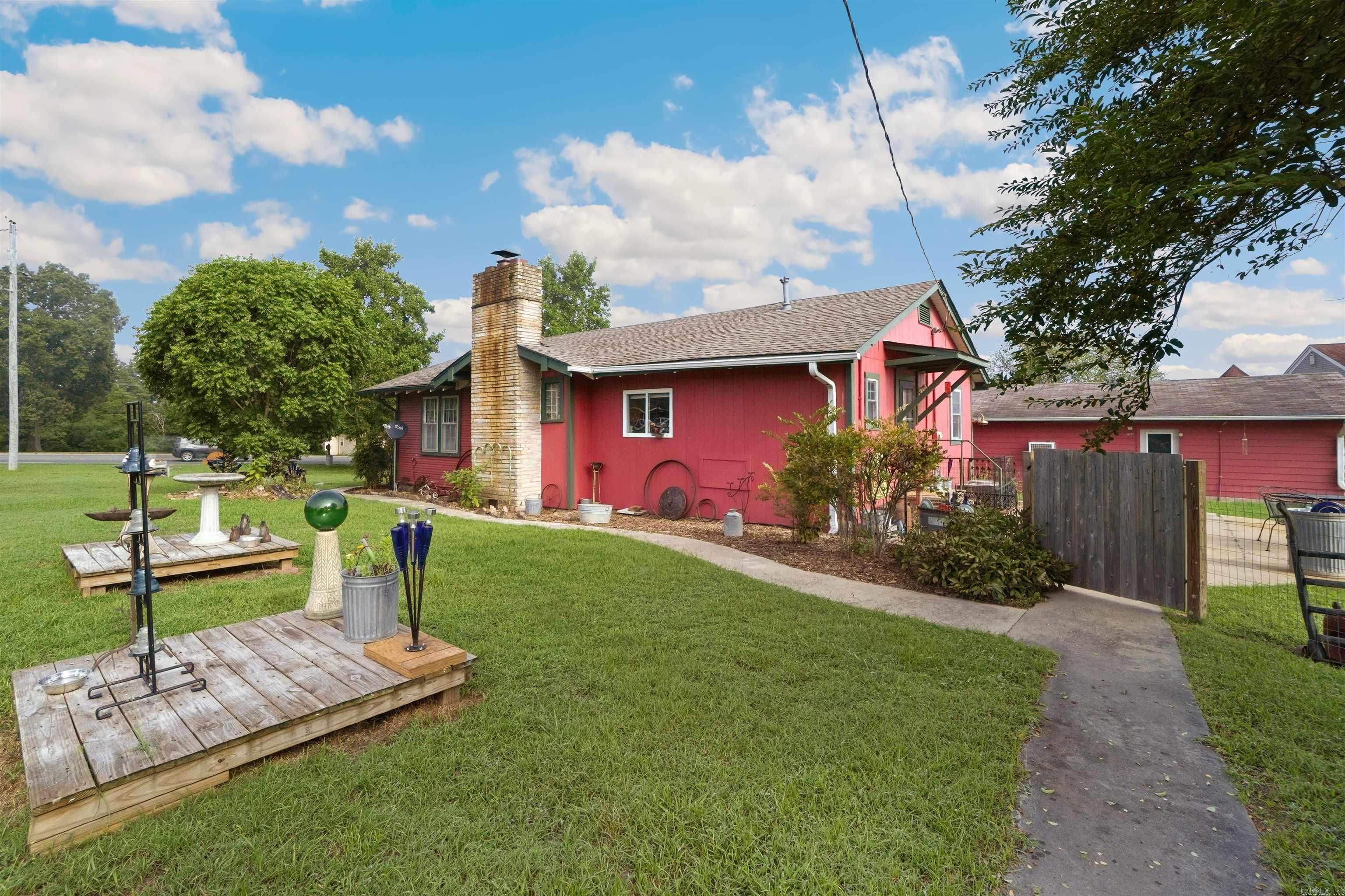 871 S 65  Clinton, AR