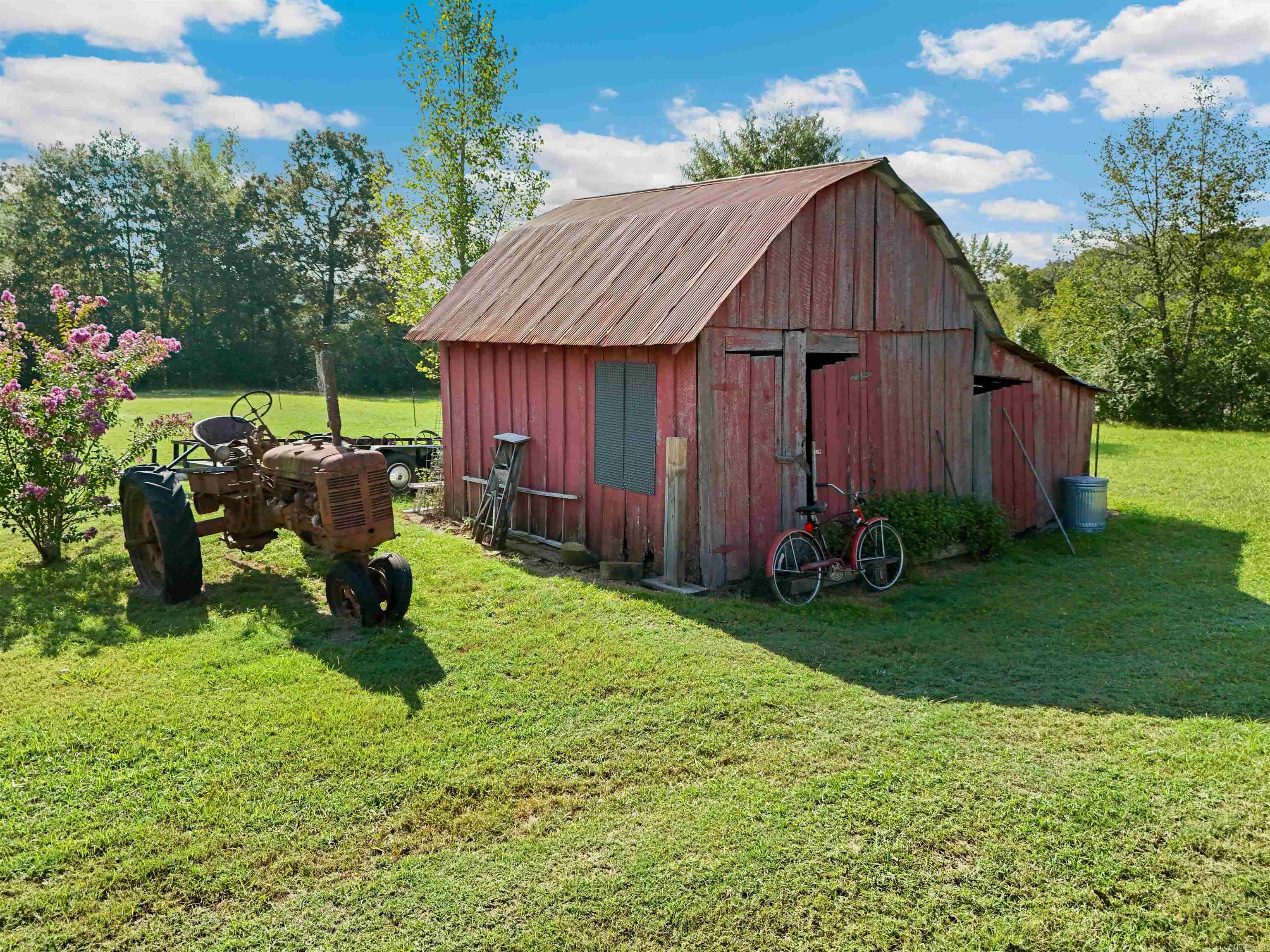 871 S 65  Clinton, AR