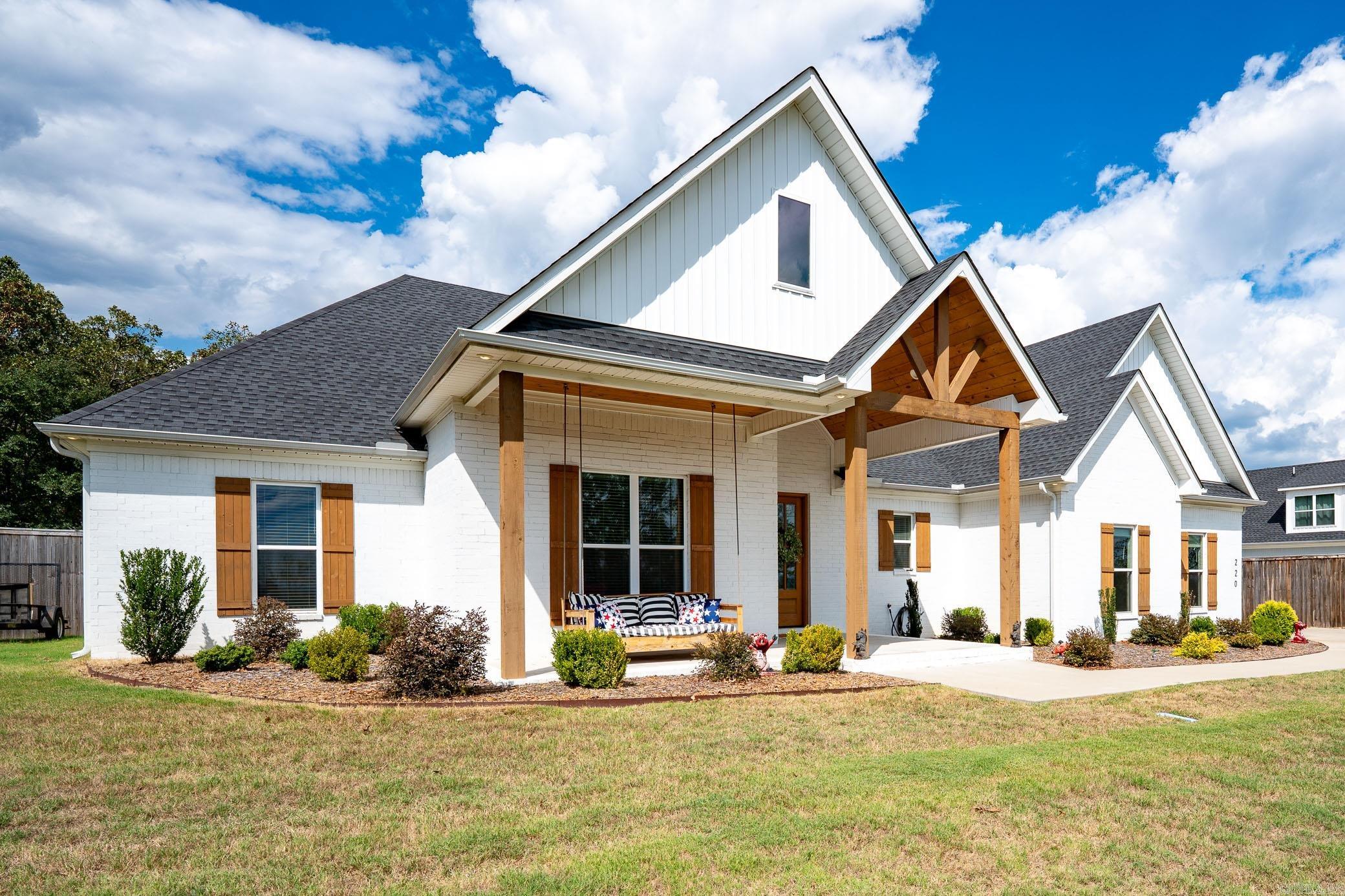 220 E Grandview Heights  Conway, AR
