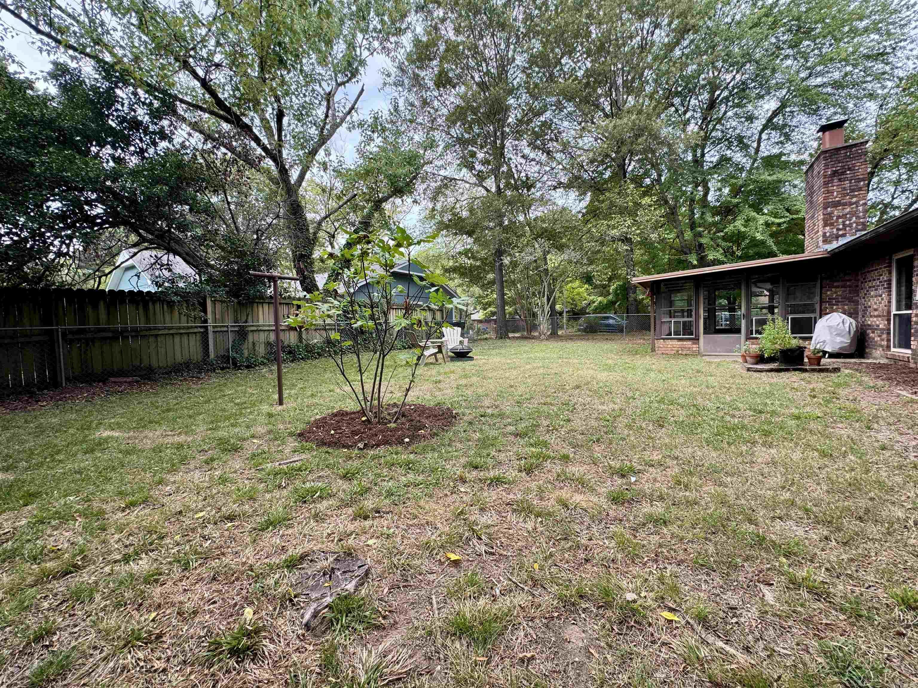 1909 Creekwood  Conway, AR