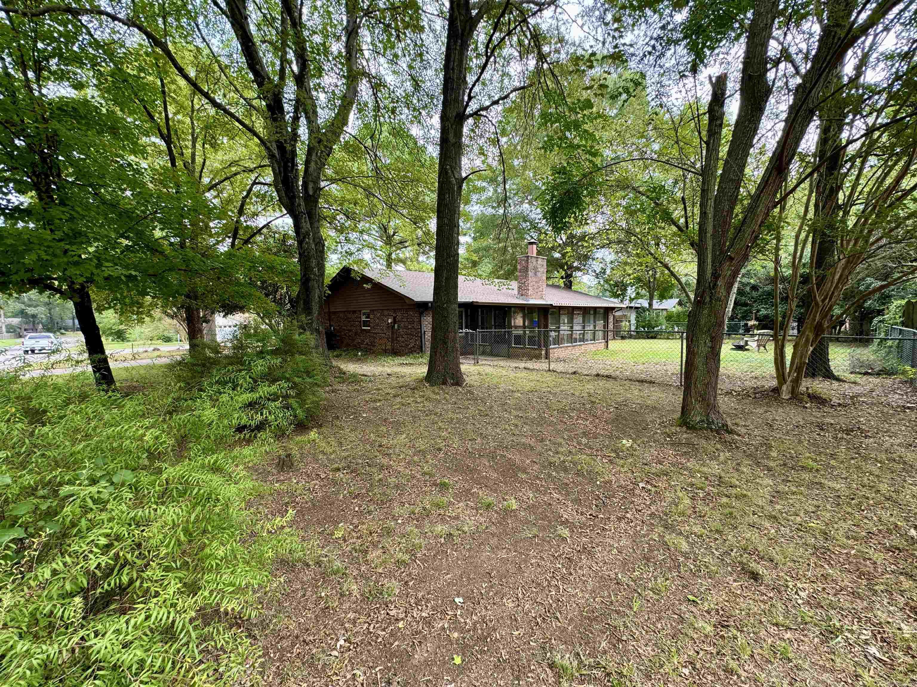 1909 Creekwood  Conway, AR