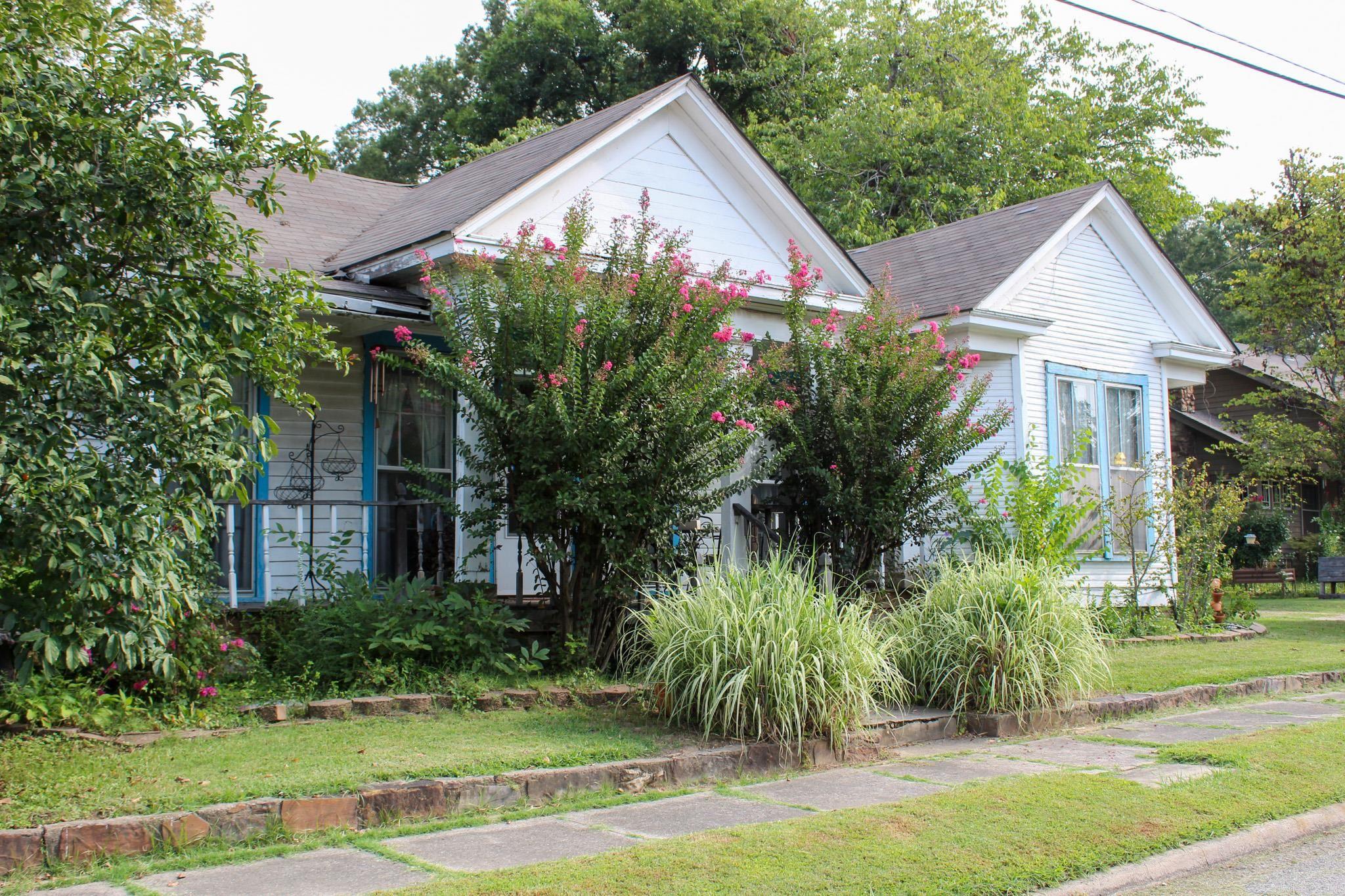 306 E Center  Searcy, AR