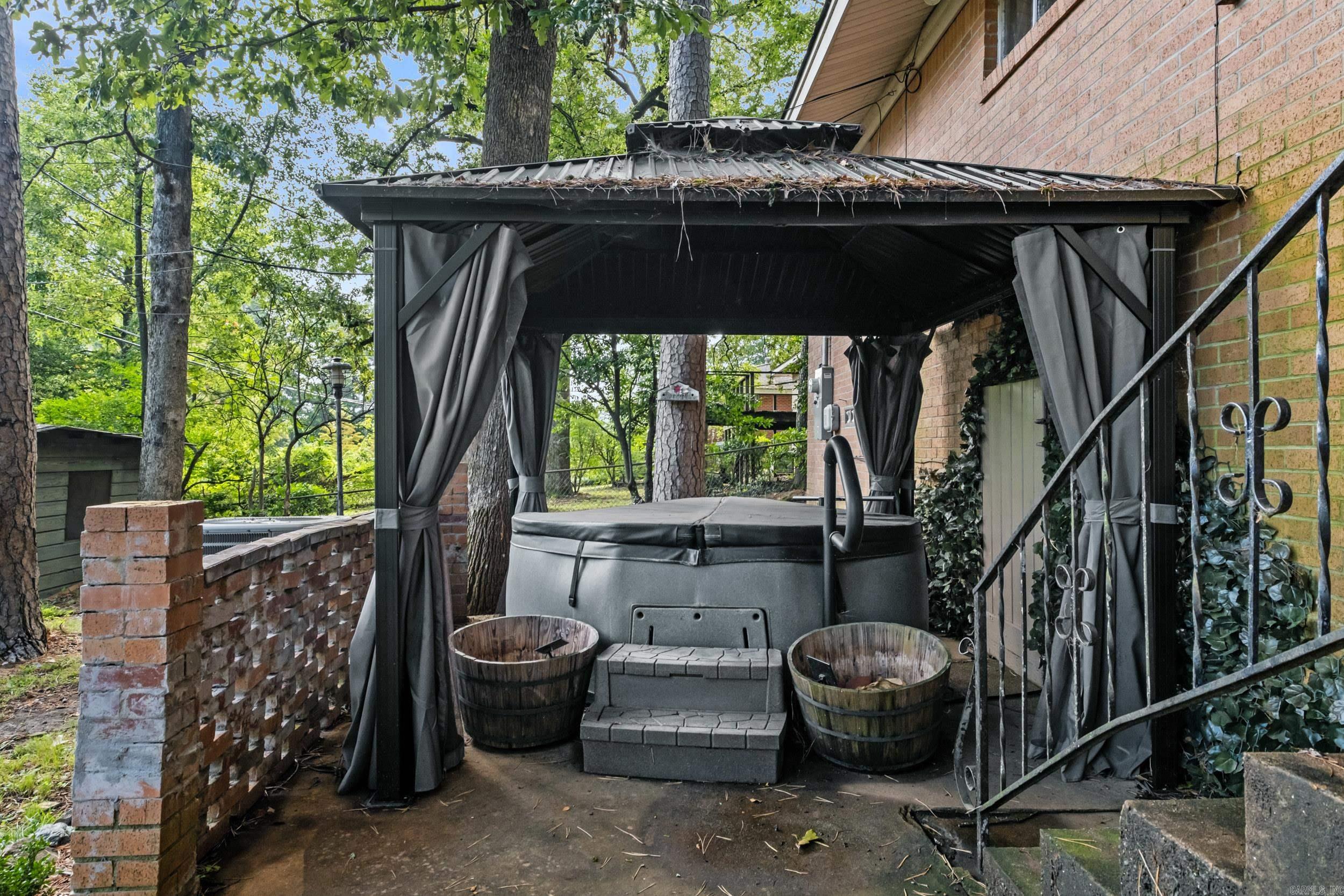 32 Lakeshore Drive  Little Rock, AR