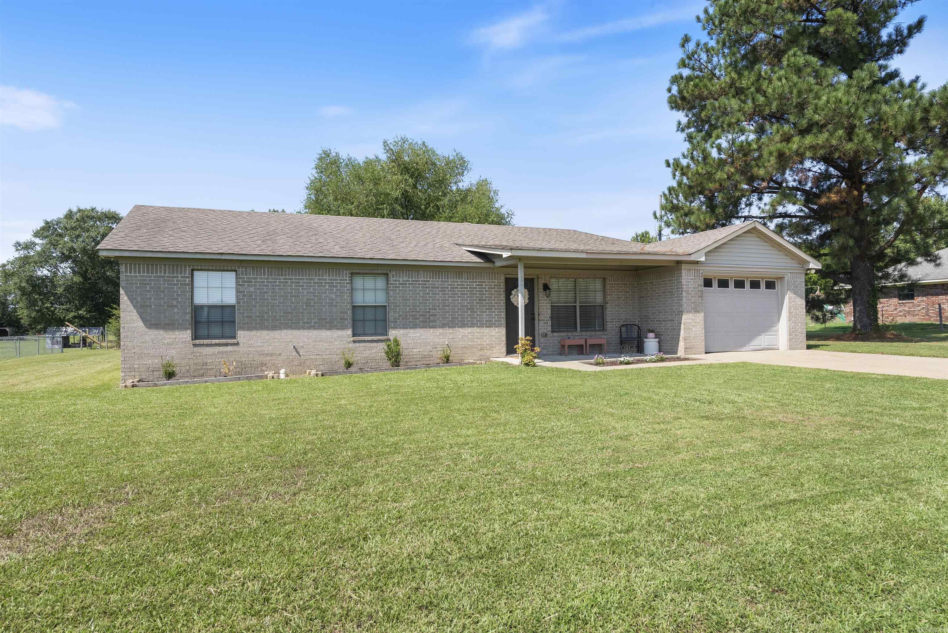 71 N Church  Vilonia, AR
