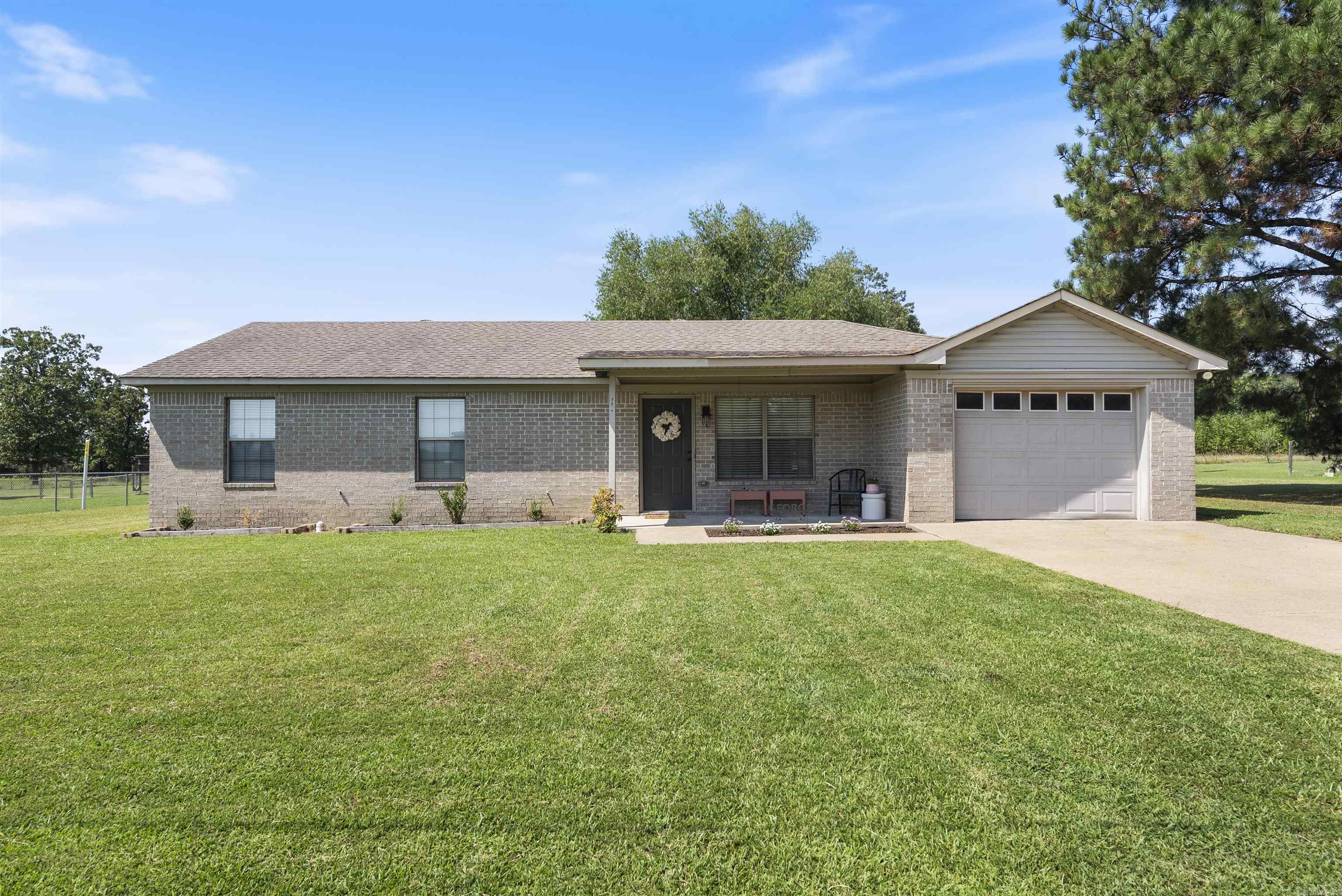 71 N Church  Vilonia, AR