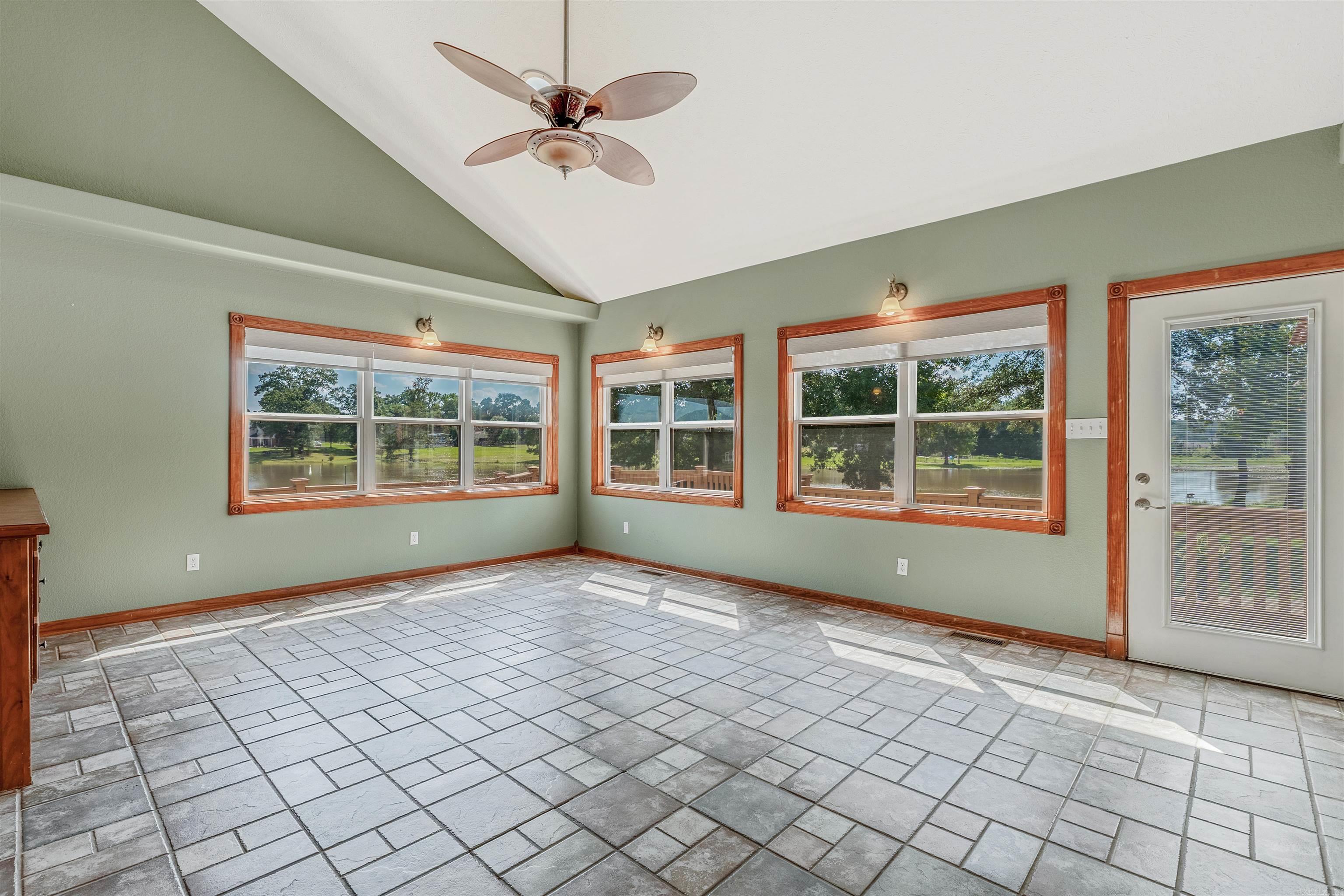 1190 Dogwood  Austin, AR