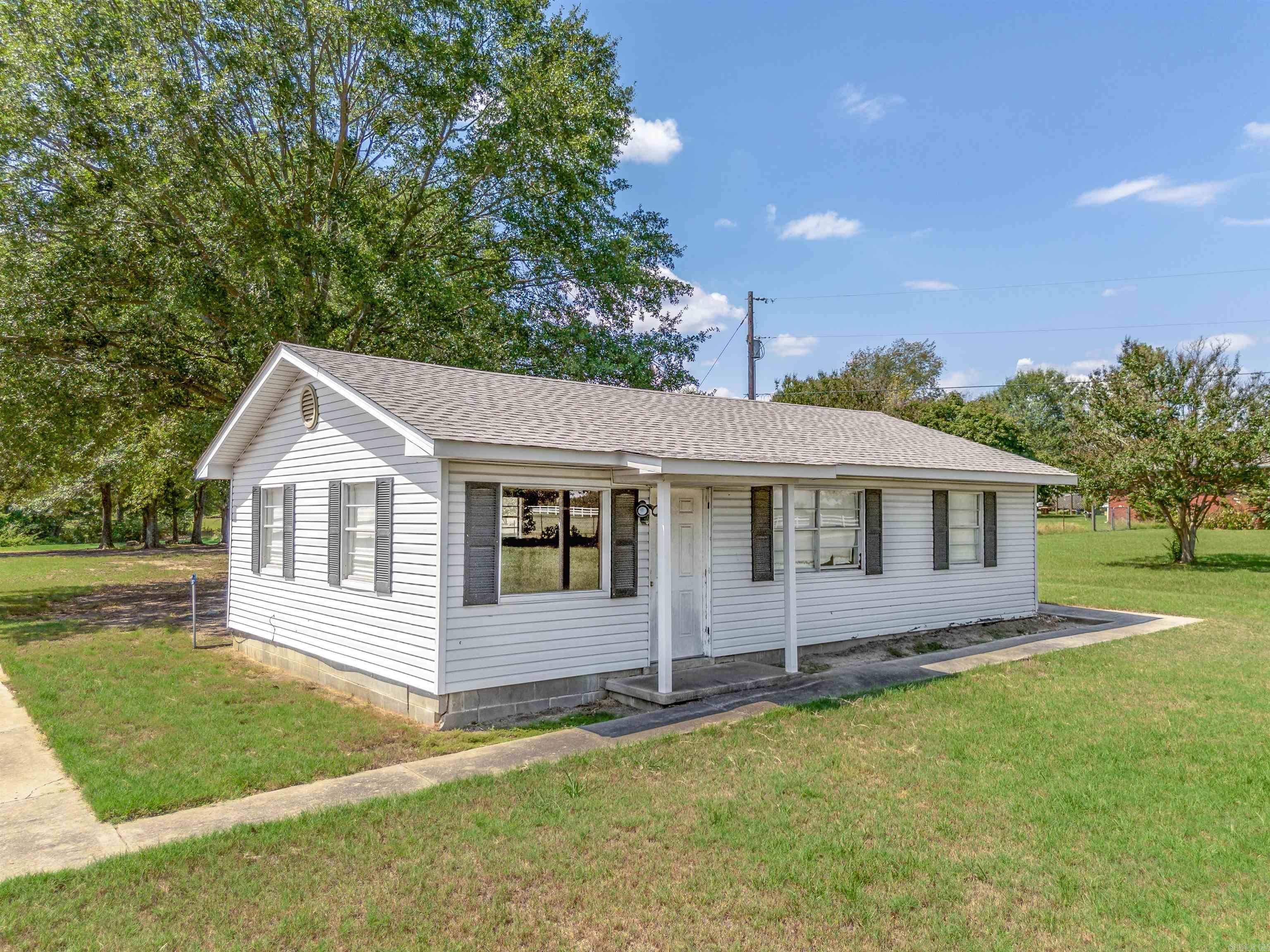 1190 Dogwood  Austin, AR