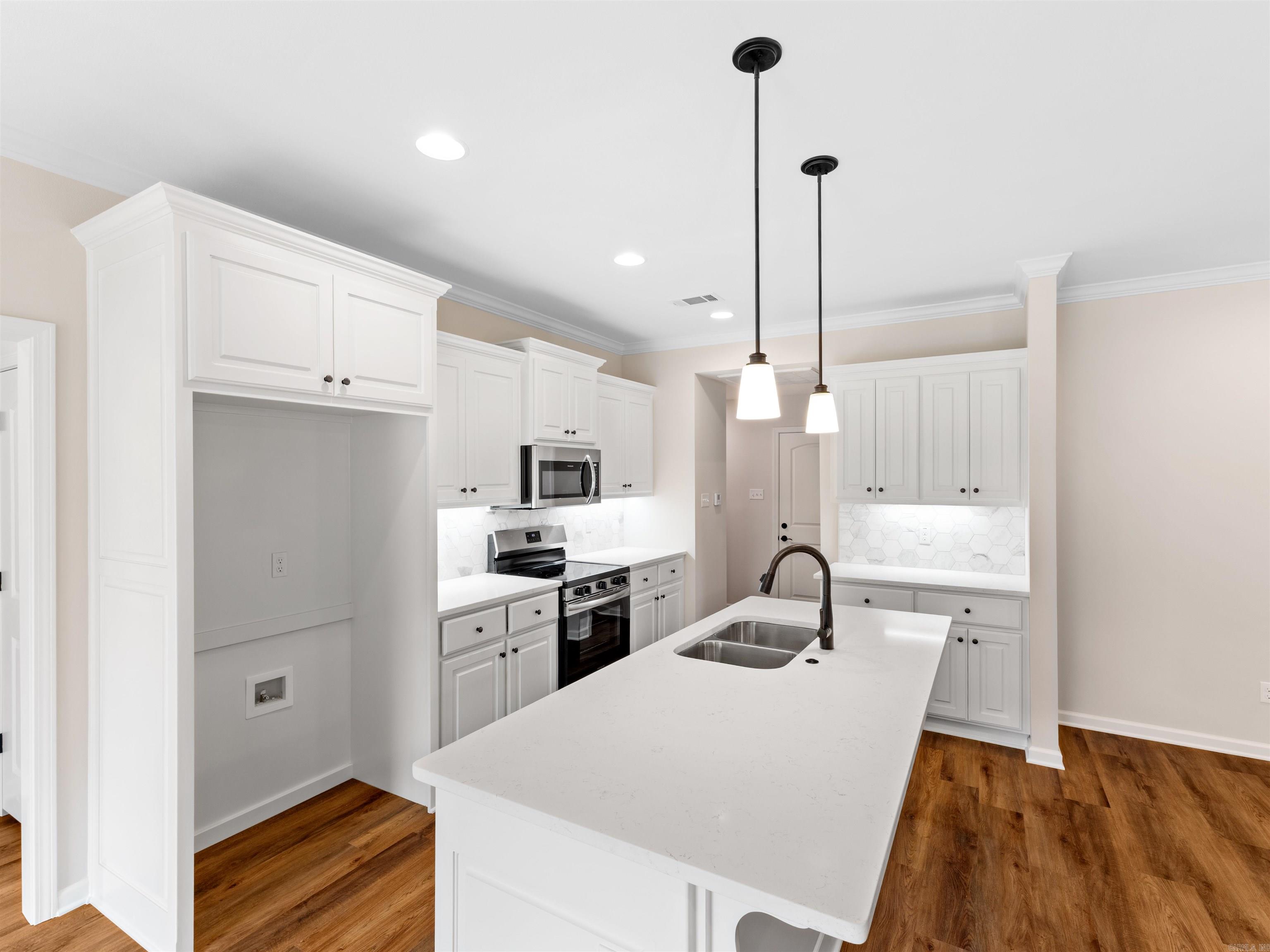 2712 E Maryland Sherwood, AR 72120