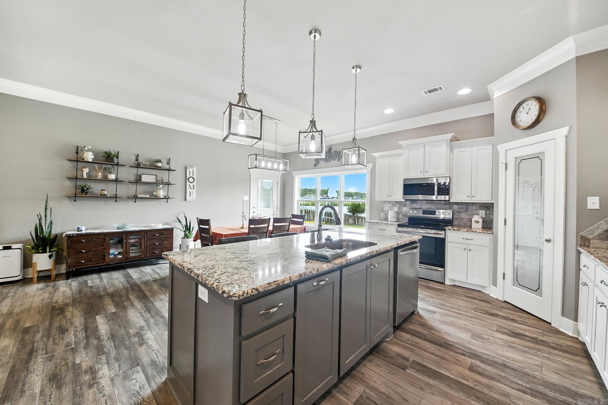 2358 Lakeshore  Cabot, AR