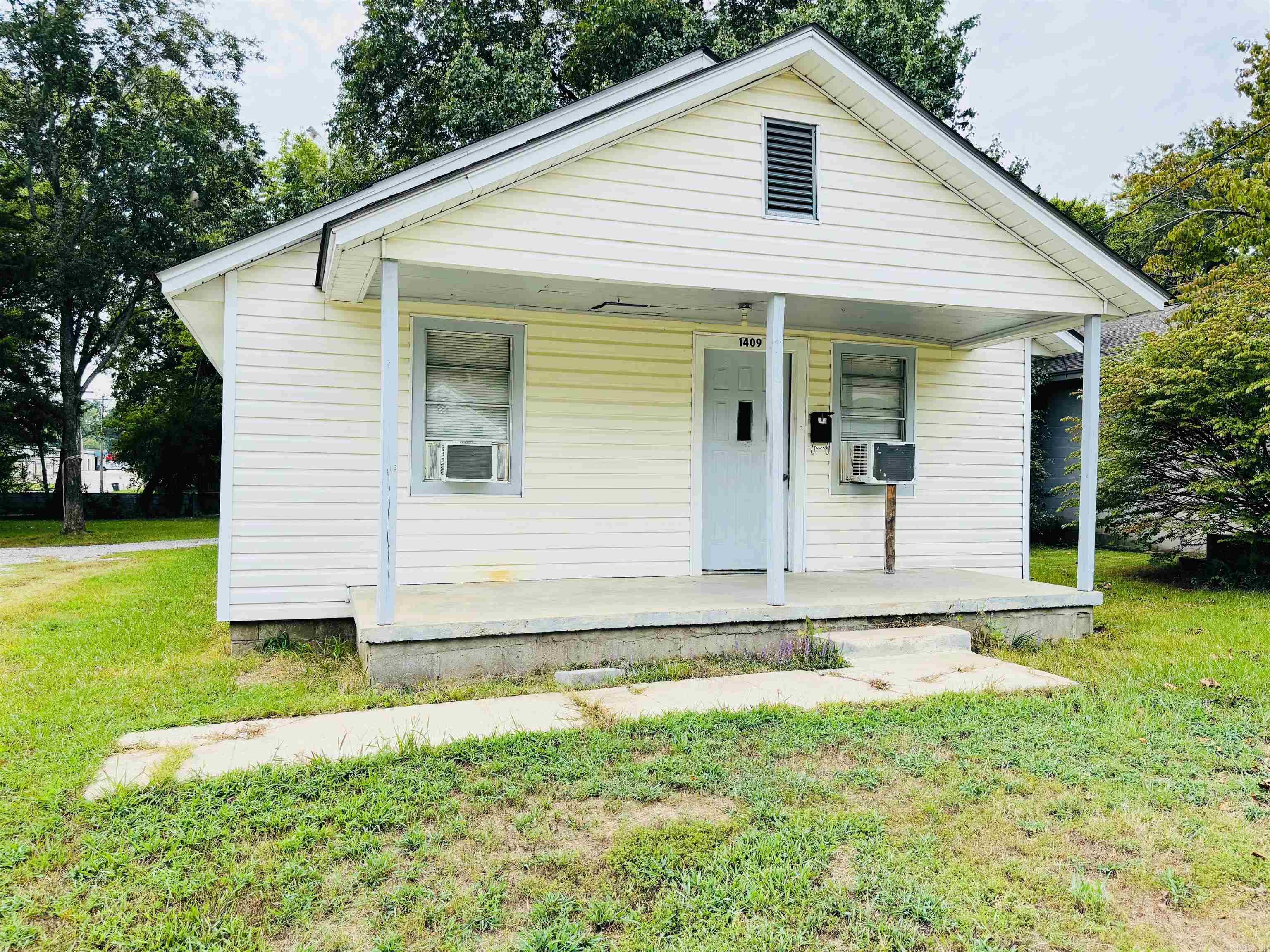 1409 E Moore  Searcy, AR