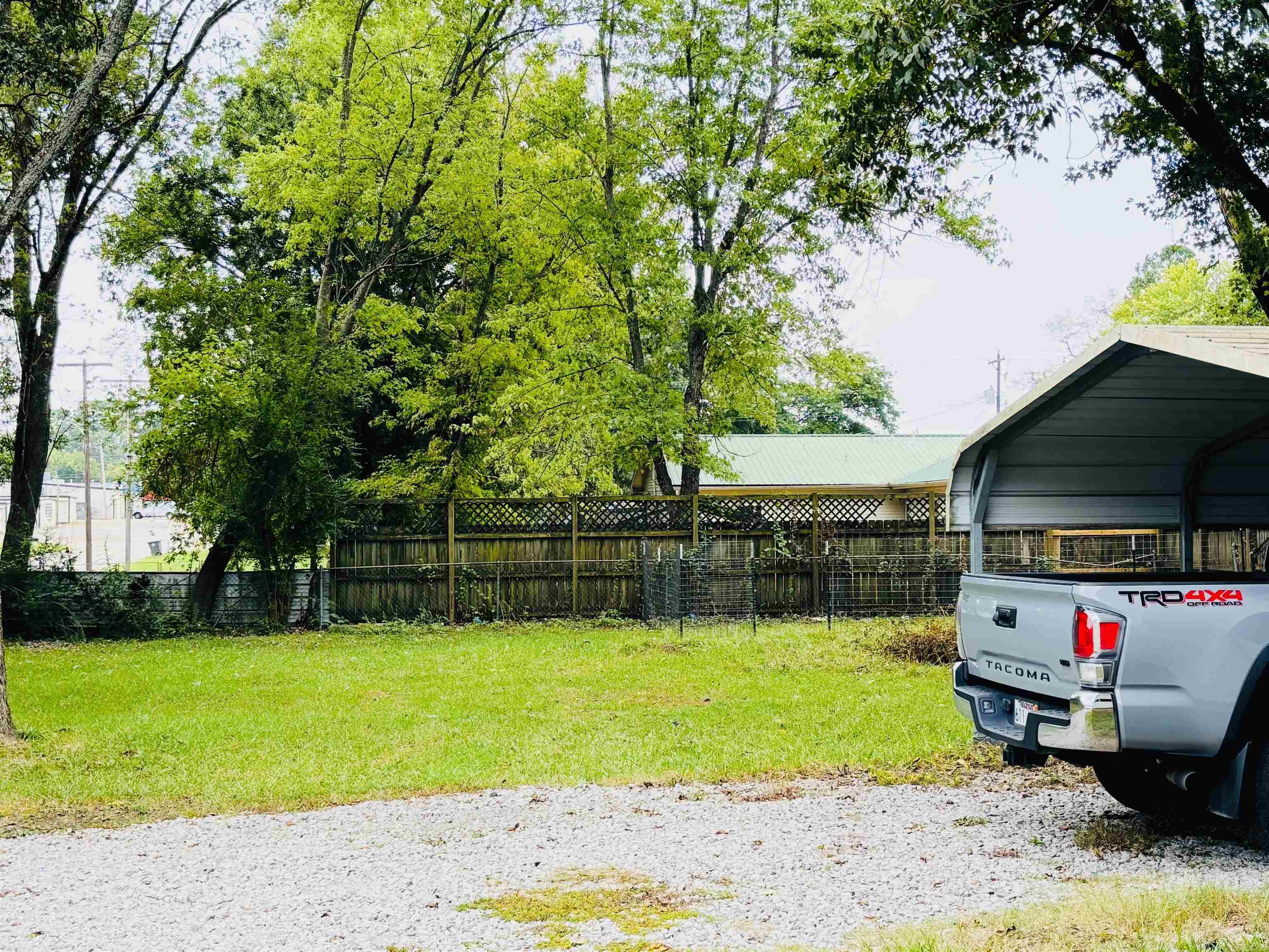 1409 E Moore  Searcy, AR