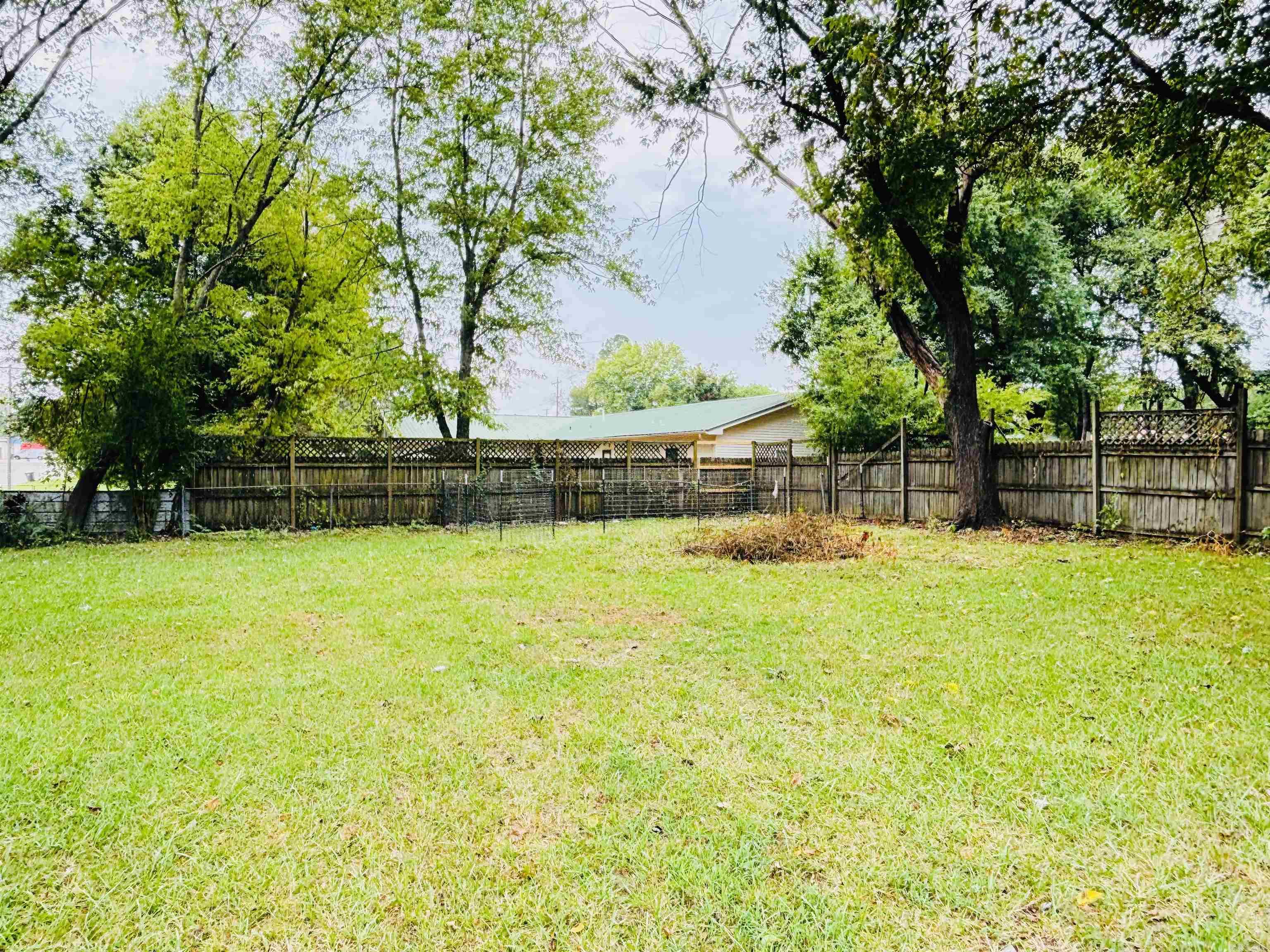 1409 E Moore  Searcy, AR