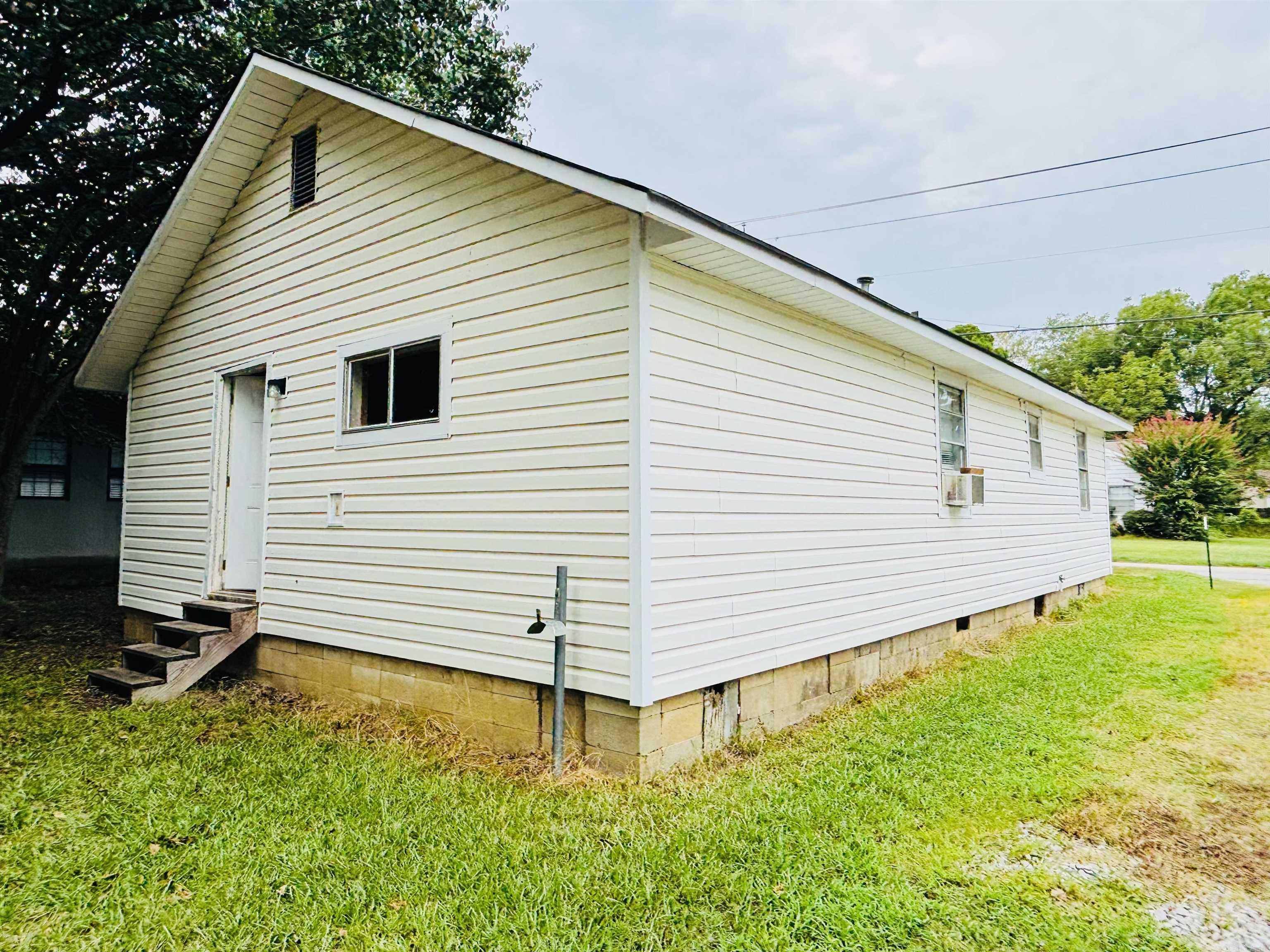 1409 E Moore  Searcy, AR
