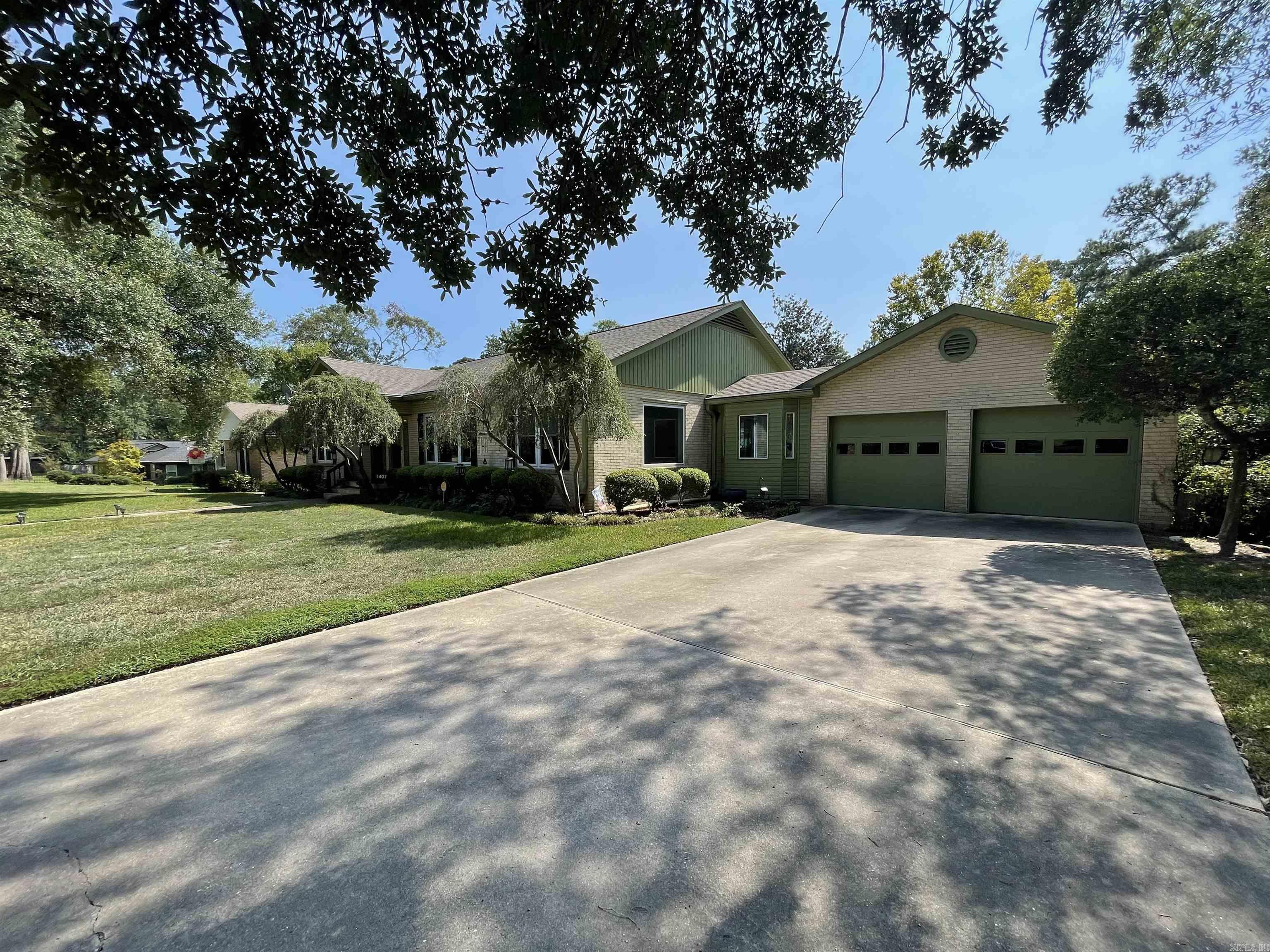 1407 W Main  El Dorado, AR
