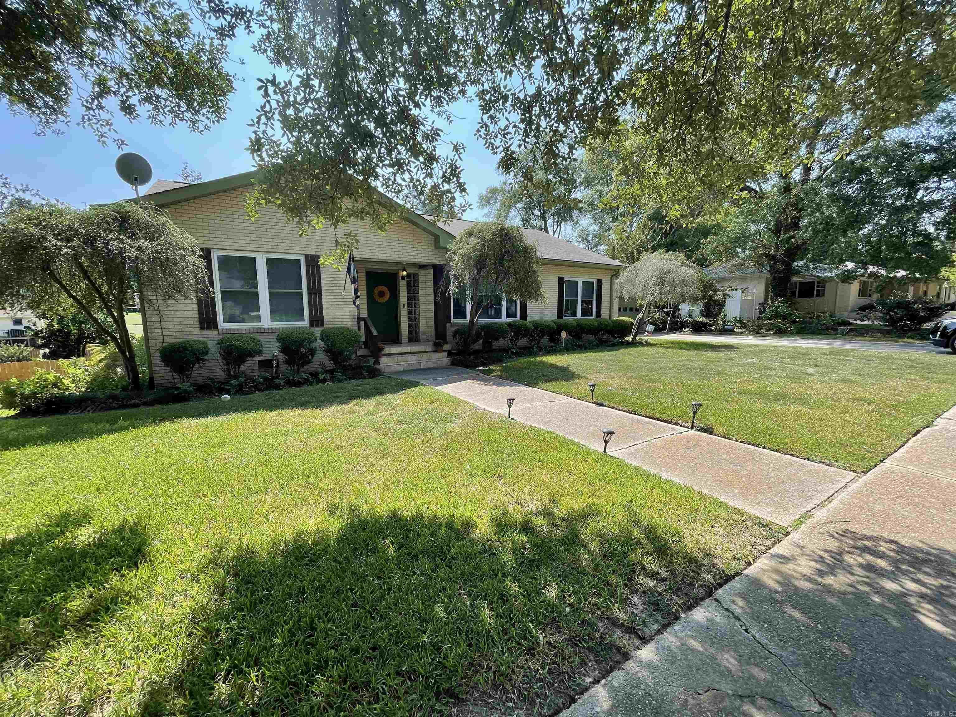 1407 W Main  El Dorado, AR