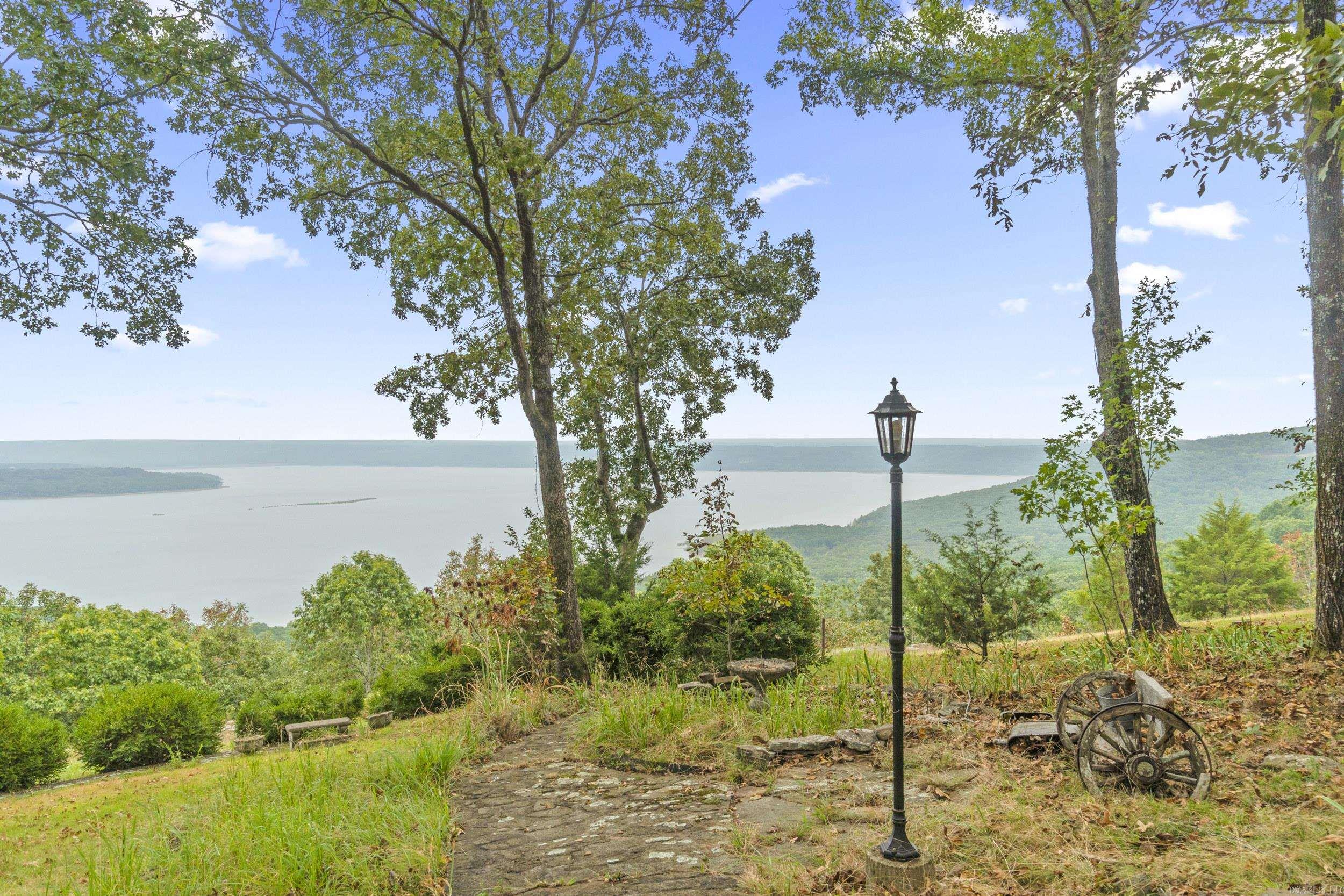 39 E Bluff  Quitman, AR