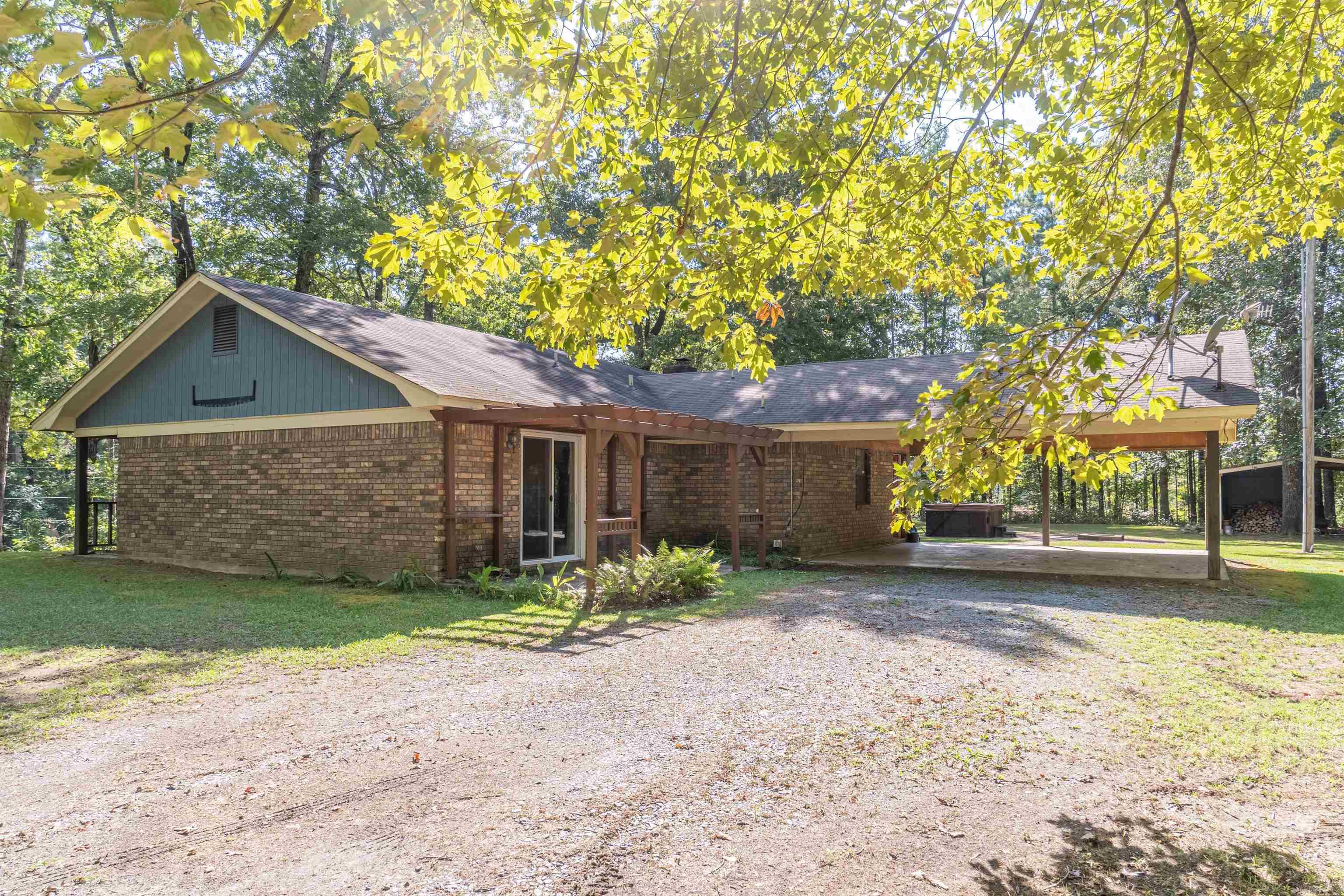 609 Red Oak Acres Dr  Redfield, AR